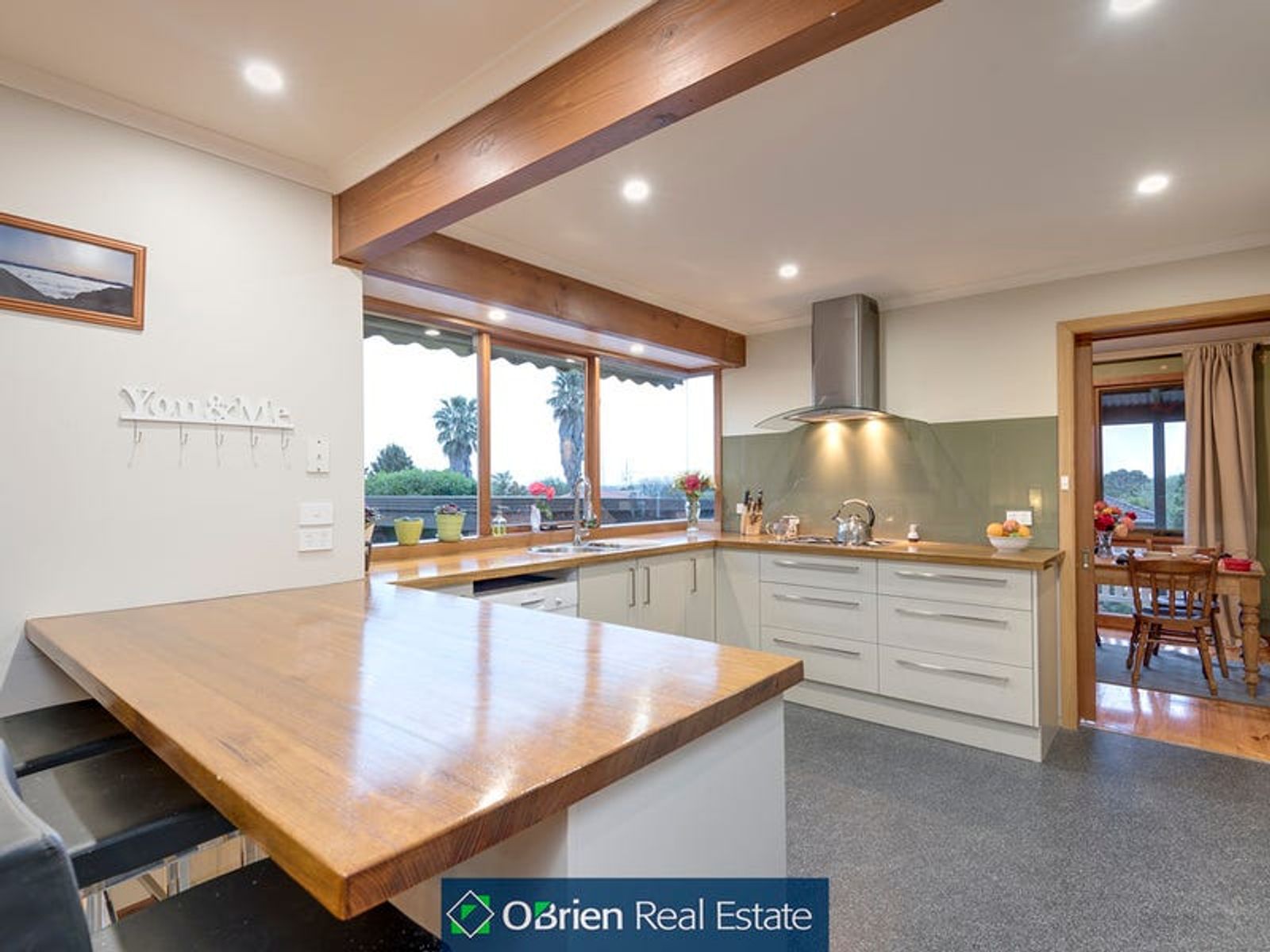 16 Showjump Crescent, Endeavour Hills, VIC 3802, Endeavour Hills - Thumbnail 2