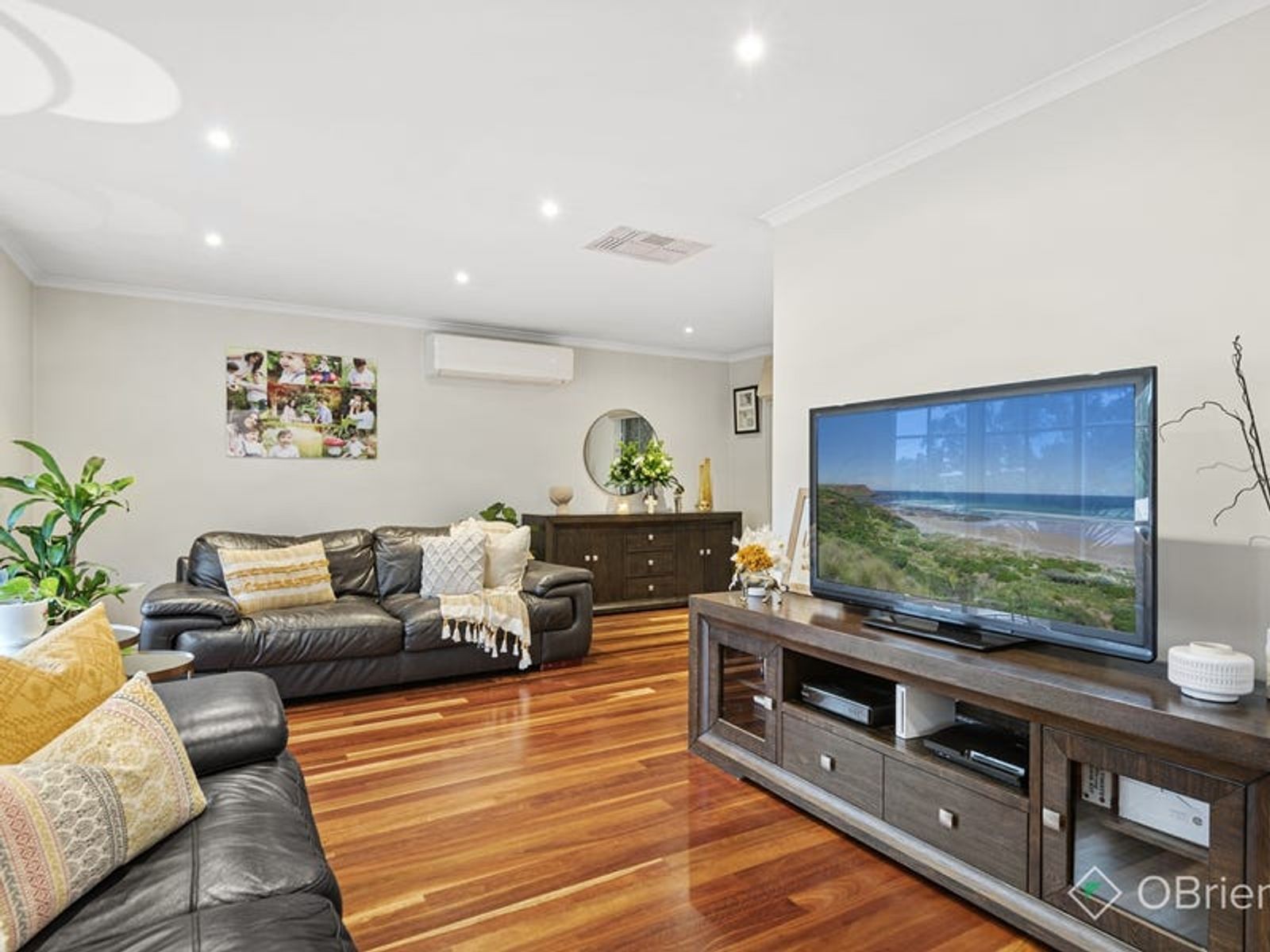 12 Stable Court, Endeavour Hills, VIC 3802, Endeavour Hills - Thumbnail 2