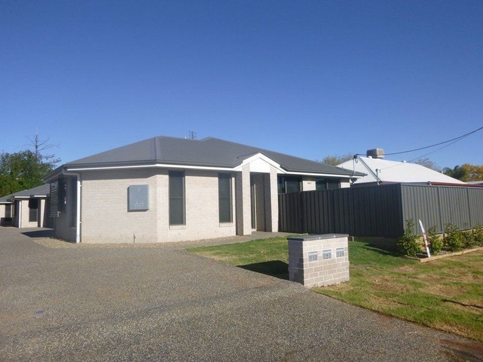 1/12 Birkett Street, Chinchilla QLD 4413