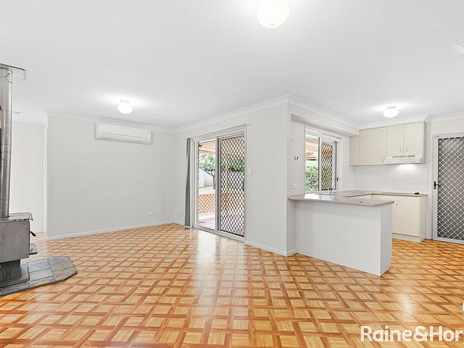 98 Kearney Street, Kearneys Spring QLD 4350, Kearneys Spring - Thumbnail 2