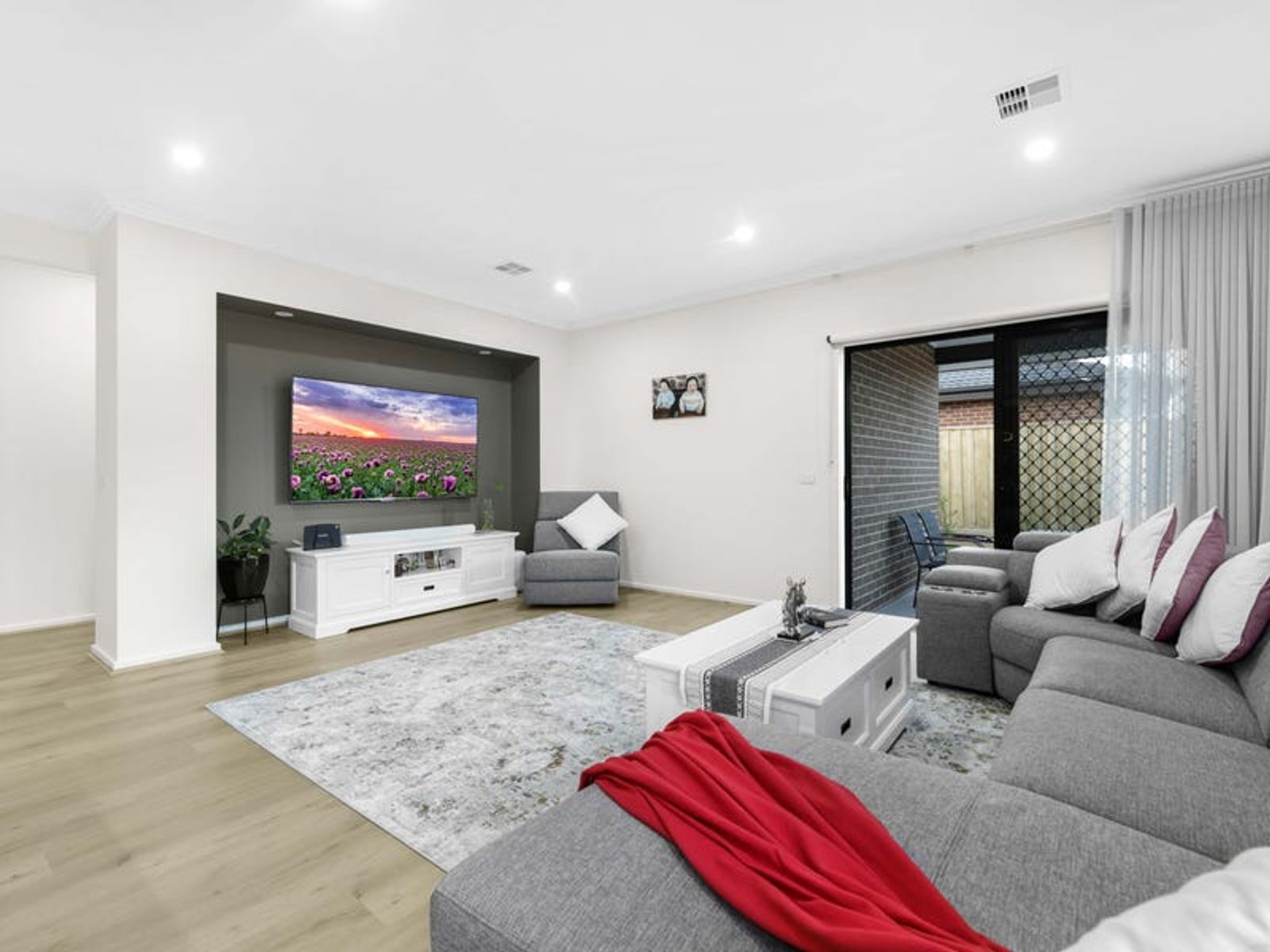 77 OConnor Avenue, Clyde North, VIC 3978, Clyde North - Thumbnail 3