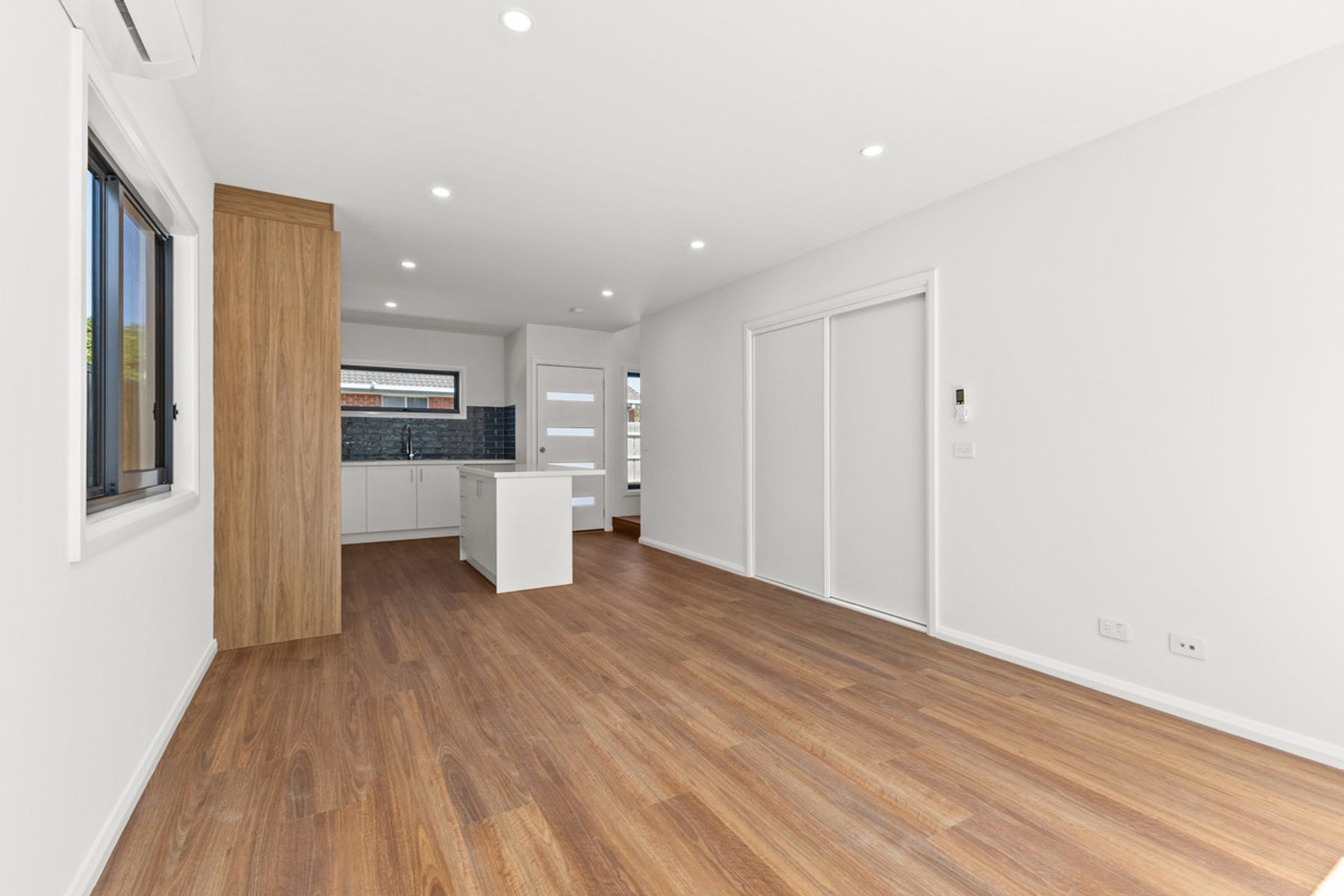 2/11 Hawker Street, Moe VIC 3825, Moe - Thumbnail 4