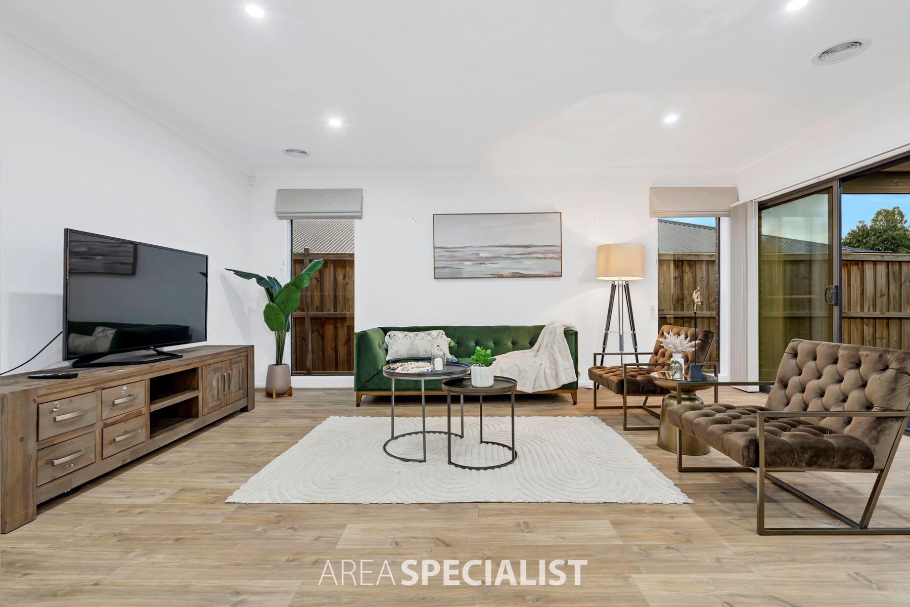31 Ellaroo Circuit, Clyde North, VIC 3978, Clyde North - Thumbnail 2