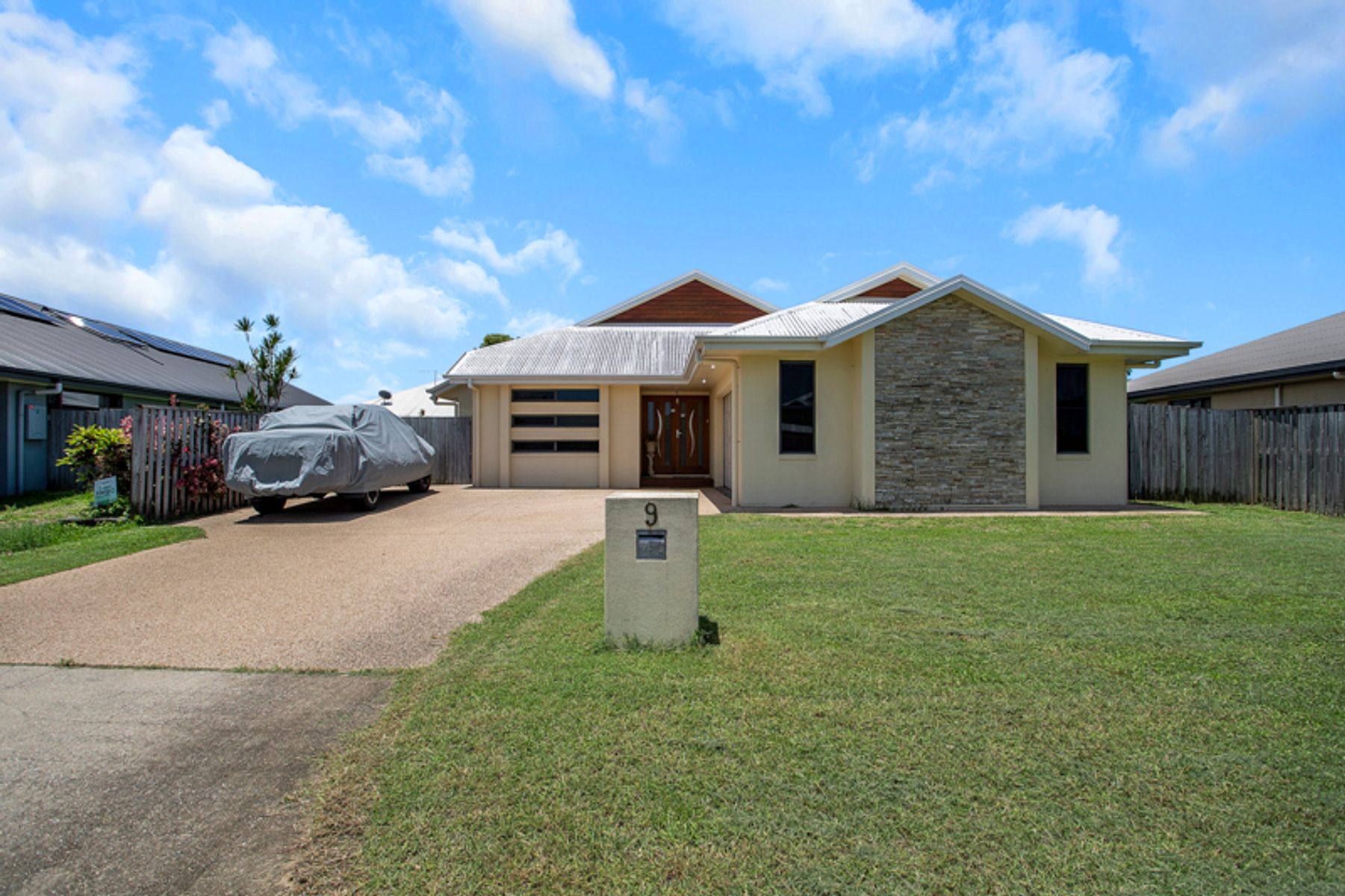 9 Narrabeen Street, Blacks Beach QLD 4740