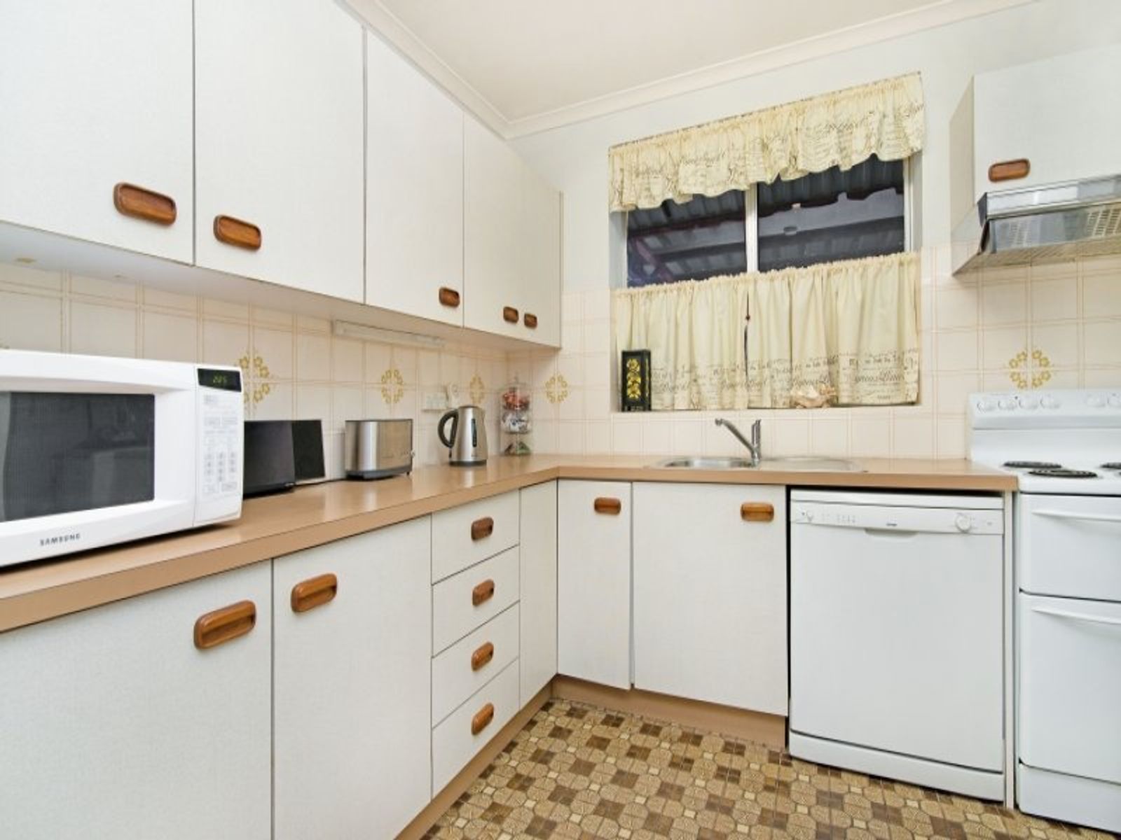 17 Kilian Crescent, Jingili NT 0810, Jingili - Thumbnail 3