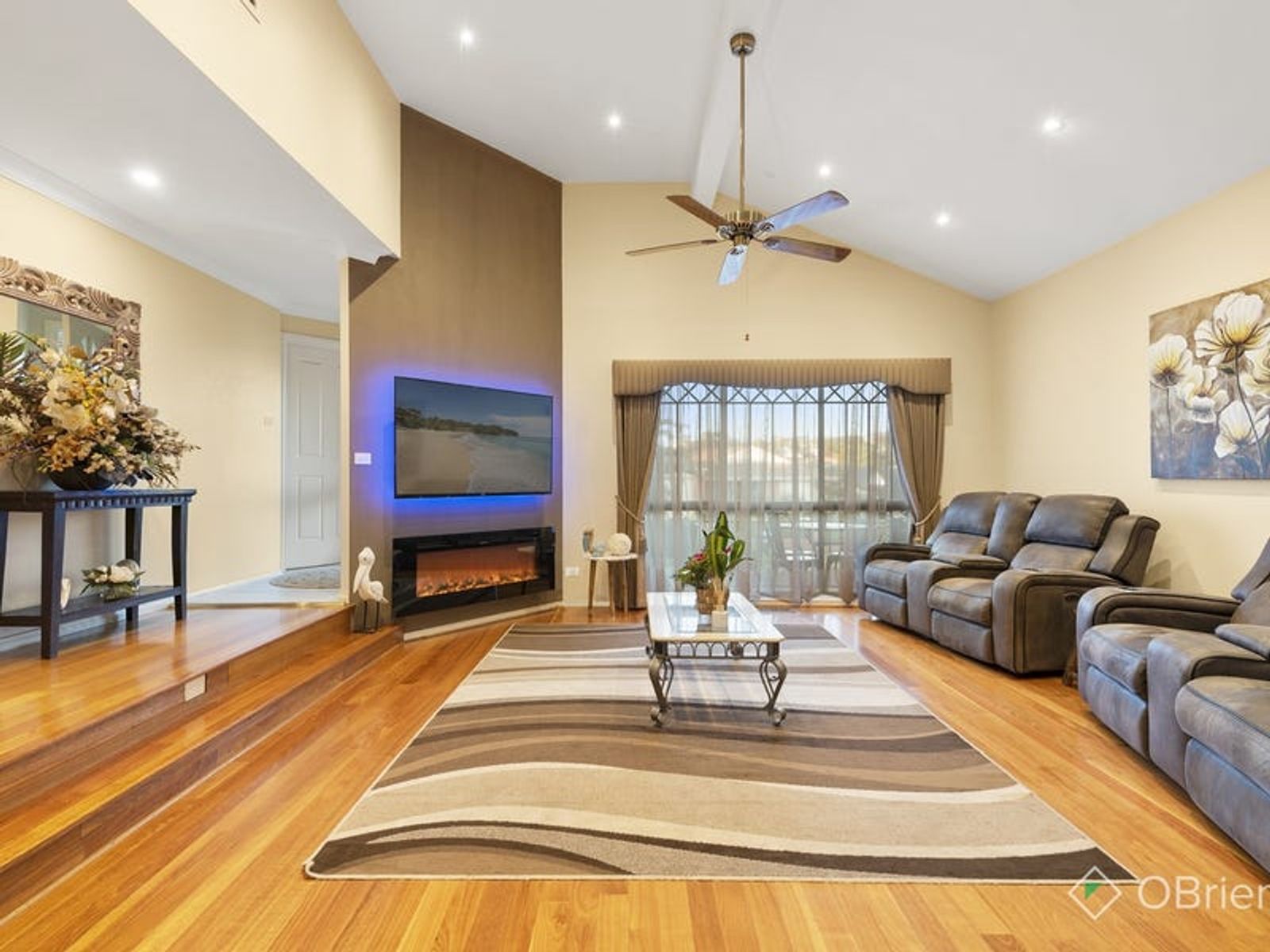 1 Gregory Close, Endeavour Hills, VIC 3802, Endeavour Hills - Thumbnail 2