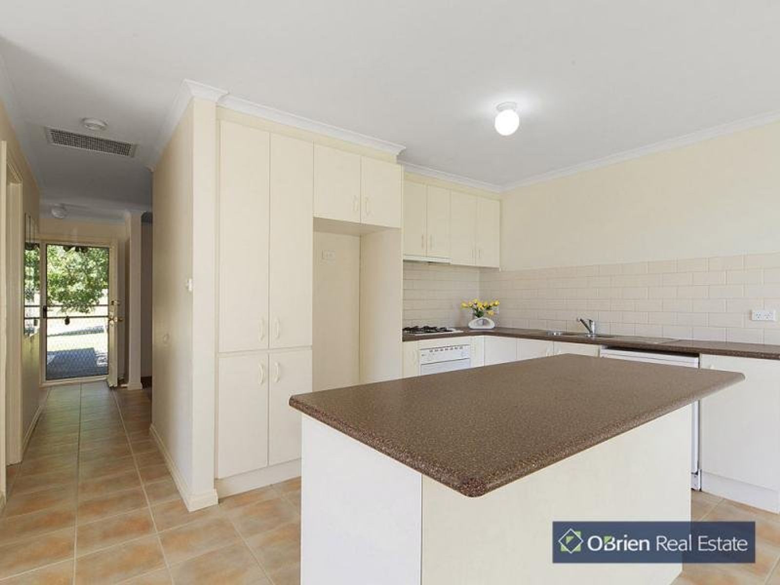 6 Normanton Place, Berwick, VIC 3806, Berwick - Thumbnail 2