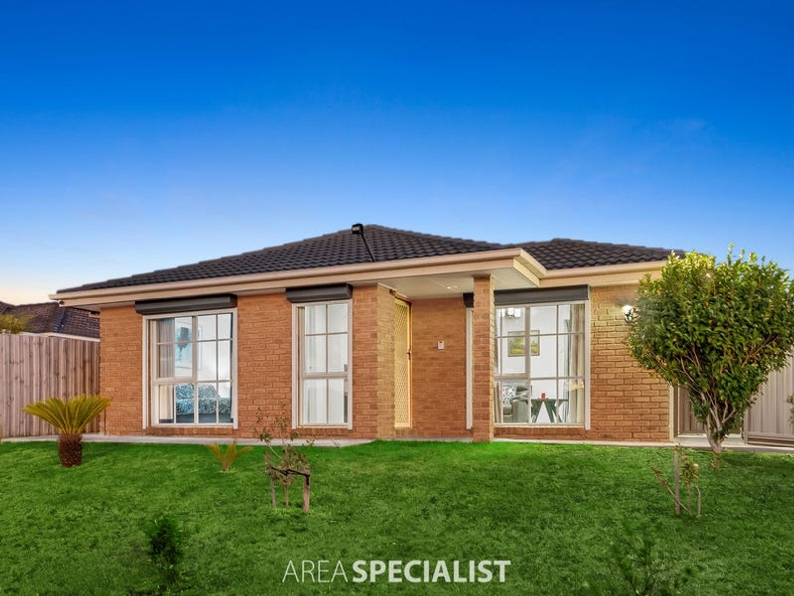 4 Emma Court, Hampton Park, VIC 3976, Hampton Park - Thumbnail 2