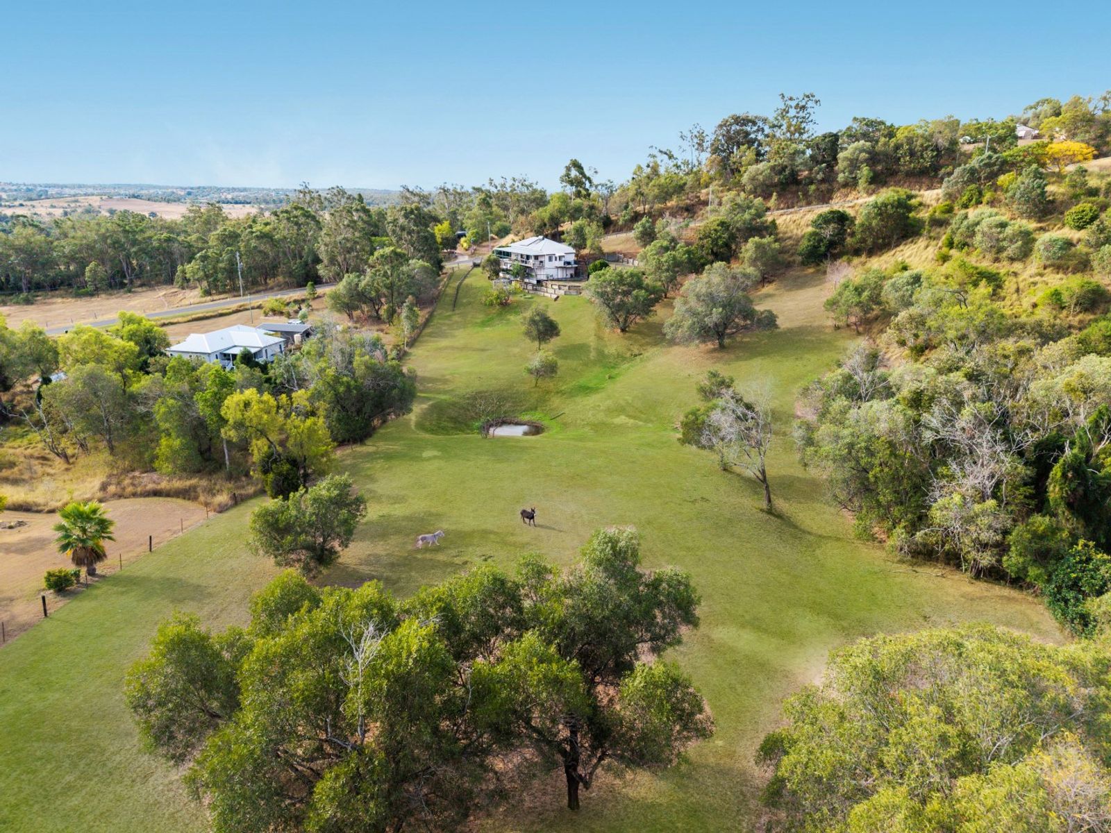 8 Anthony Court, Summerholm QLD 4341