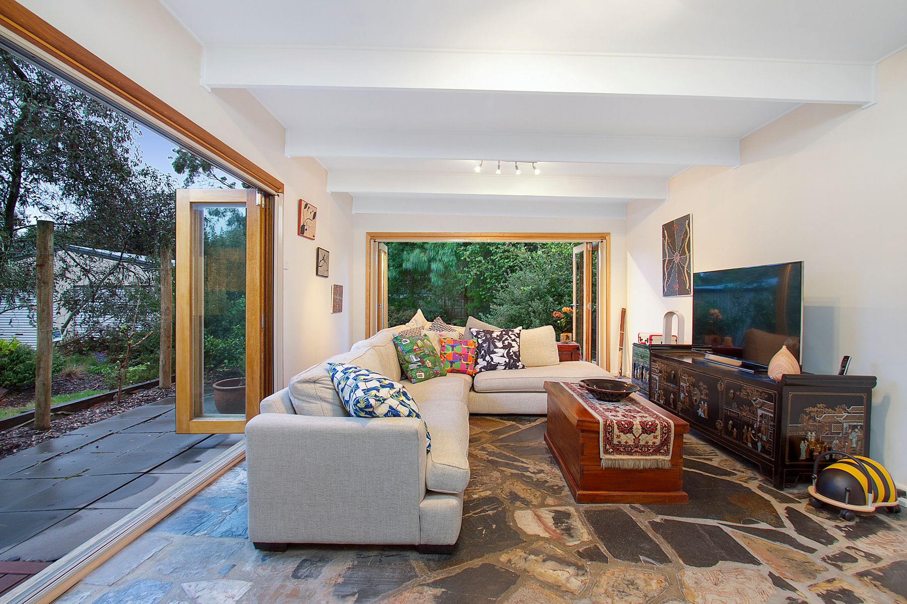 7 Belmont Road West, Croydon South - Thumbnail 8