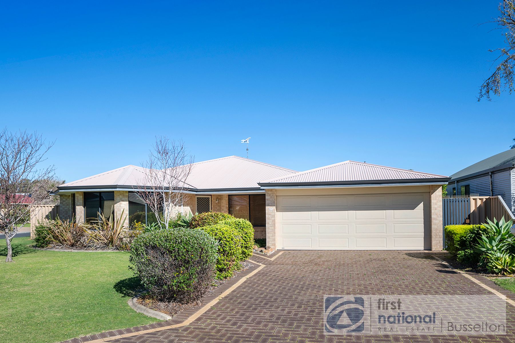 12 Travellers Well Street, Broadwater - Image 1