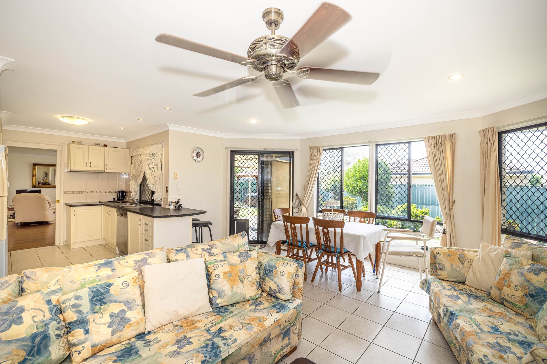 33 Columbia Drive, Beachmere QLD 4510, Beachmere - Thumbnail 4