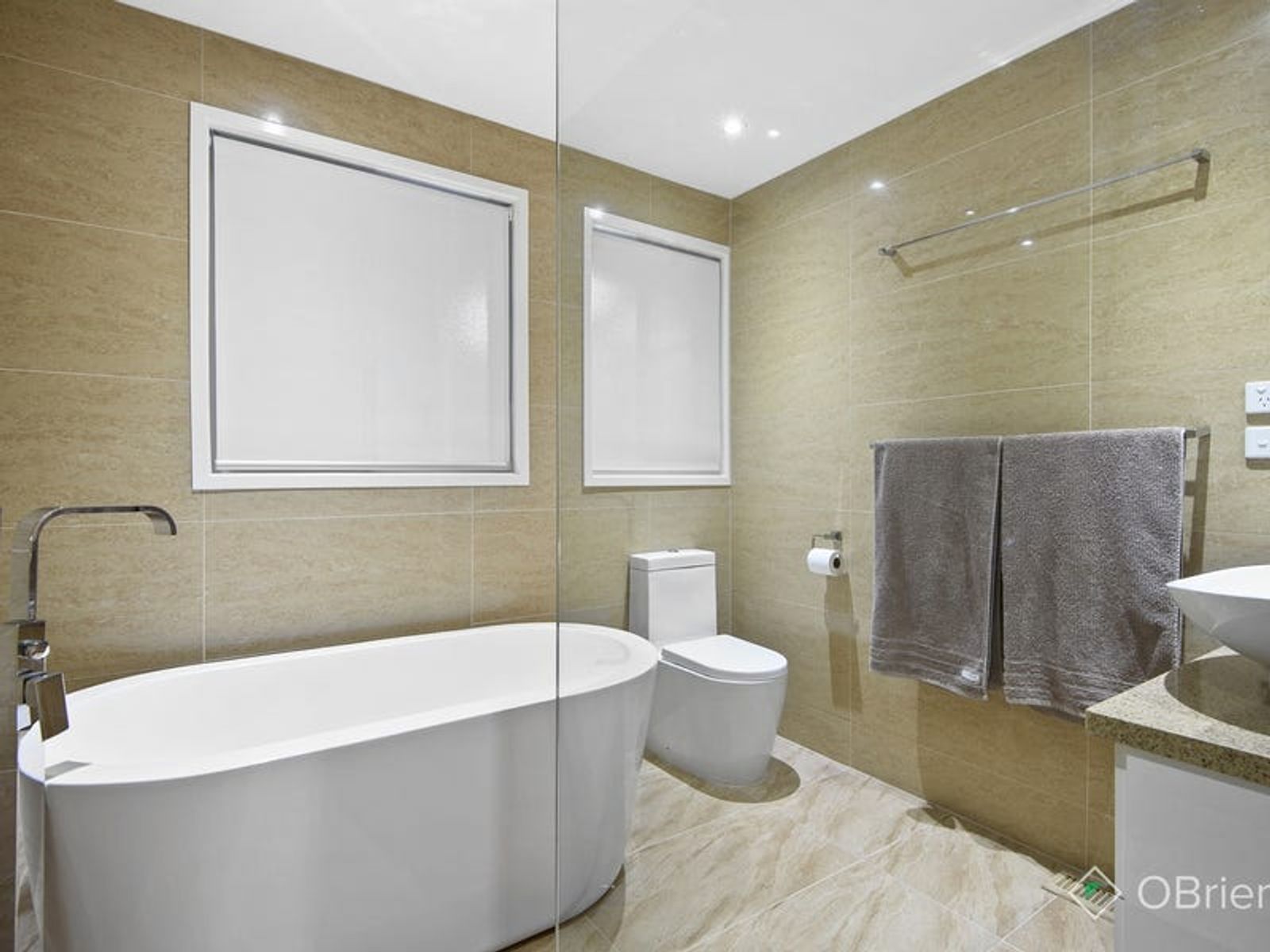 10 Clangula Court, Endeavour Hills, VIC 3802, Endeavour Hills - Thumbnail 5