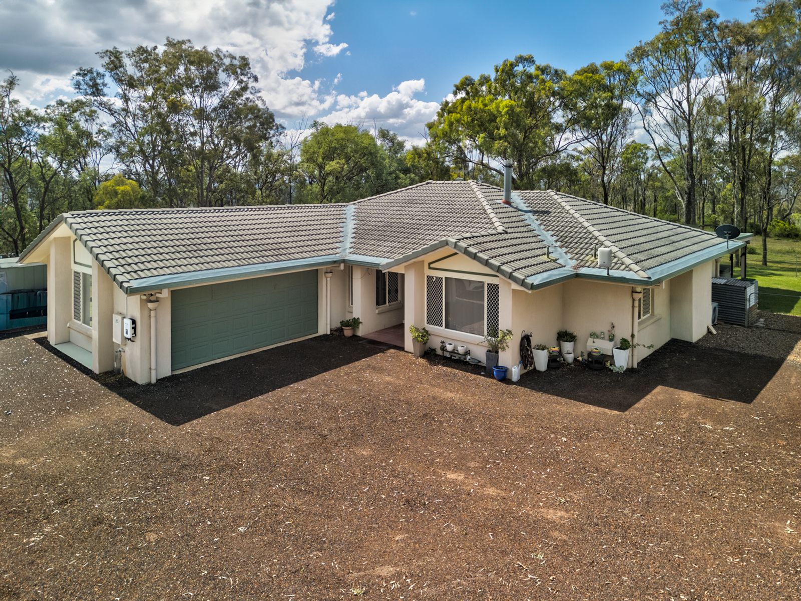 67 Lakeview Drive, Esk QLD 4312