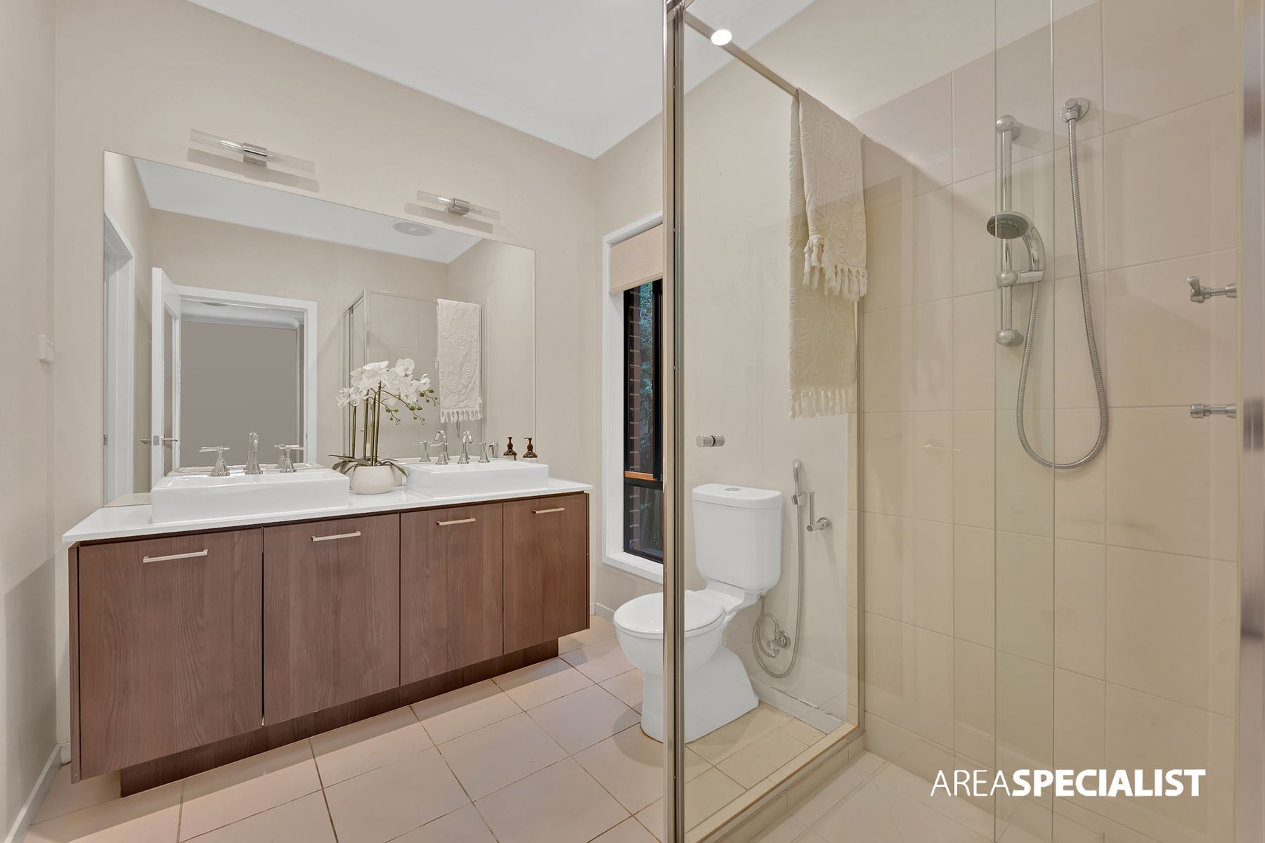 6 Cherry Lake Green, Caroline Springs, VIC 3023, Caroline Springs - Thumbnail 4