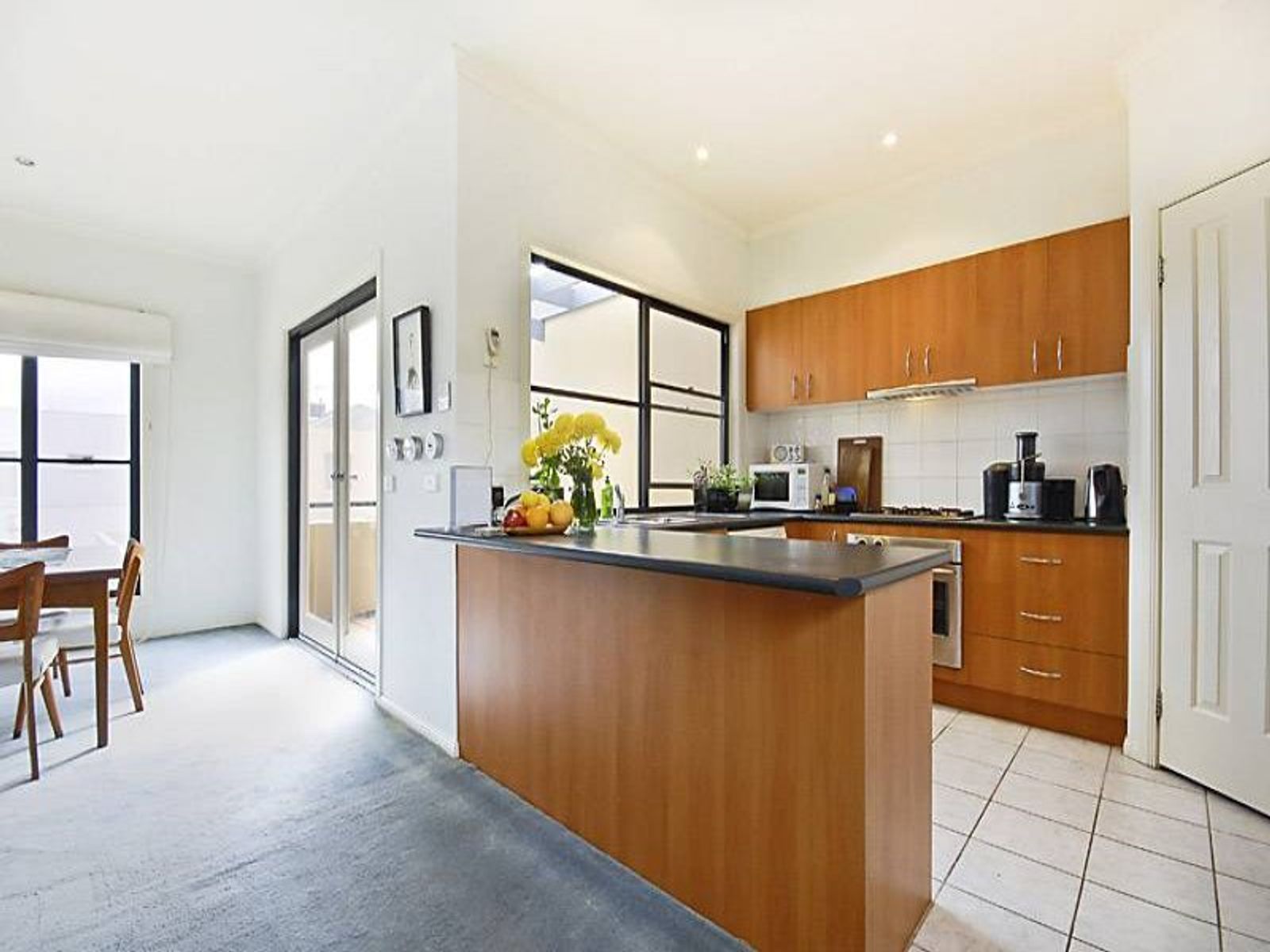 75 Rayner Lane, Kensington - Thumbnail 6