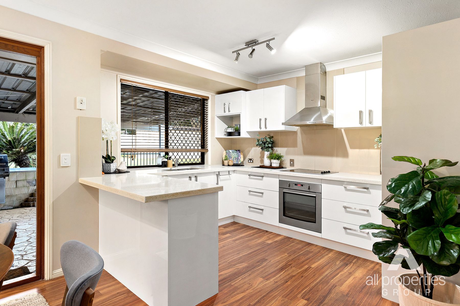6 Fynes Street, Hillcrest QLD 4118, Hillcrest - Thumbnail 2