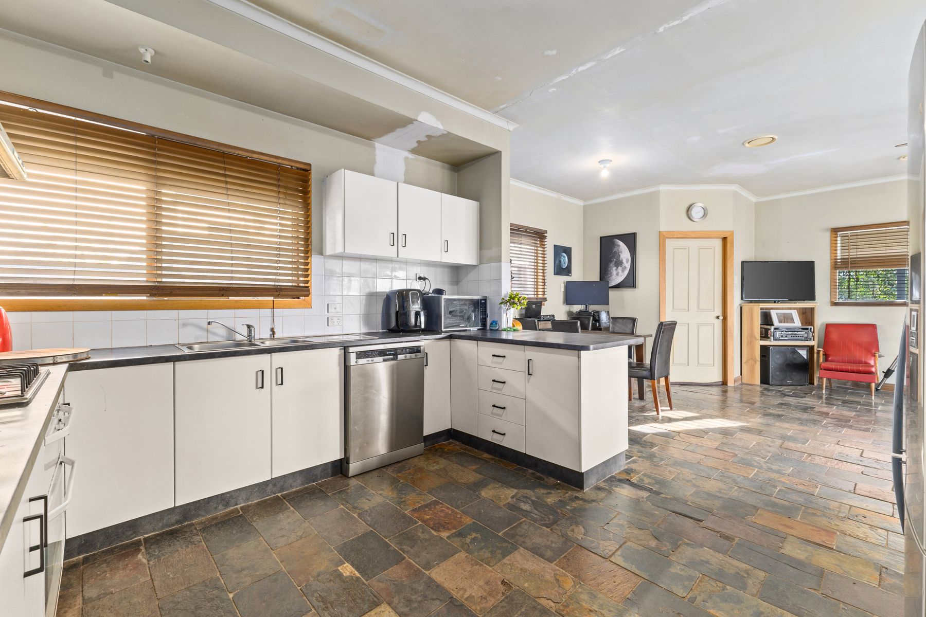 45 Hickox Street, Traralgon VIC 3844, Traralgon - Thumbnail 6