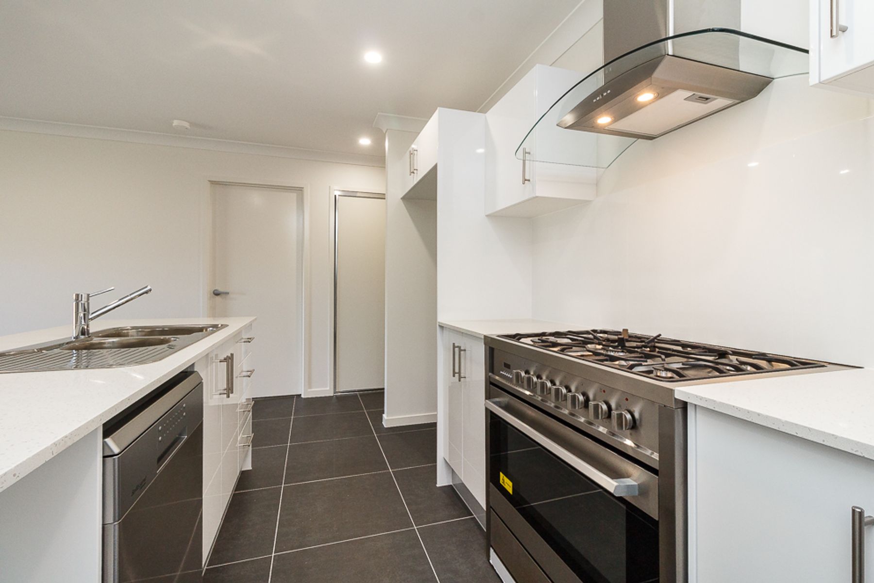 30 Gordon Street, Ormeau Hills, QLD 4208, Ormeau Hills - Thumbnail 7