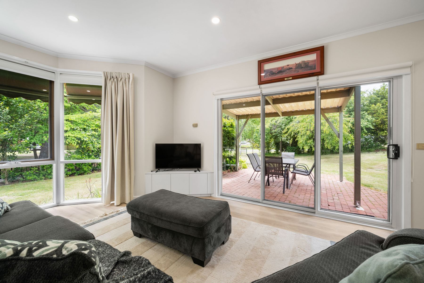 98 Delany Avenue, Bright VIC 3741, Bright - Thumbnail 3