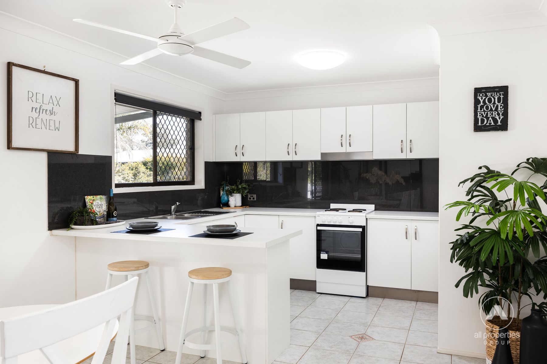 25 Conifer Street, Hillcrest QLD 4118, Hillcrest - Thumbnail 2