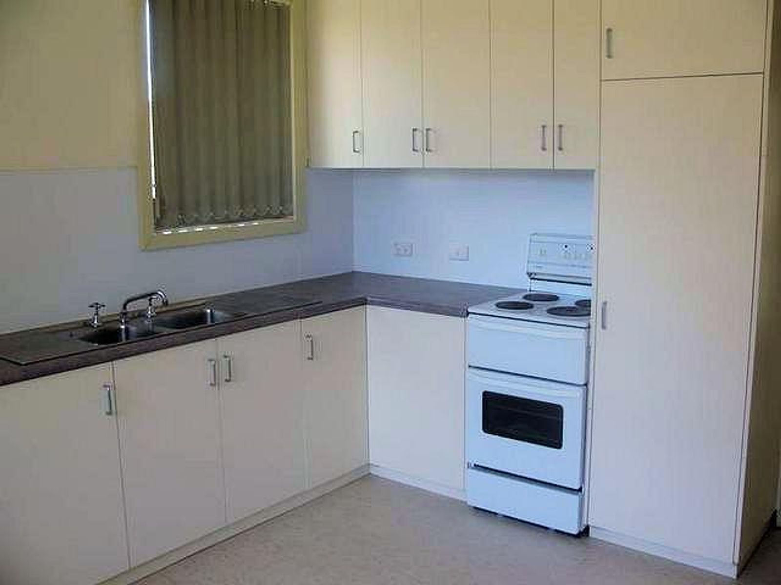 1 Loddon Avenue, Red Cliffs, VIC 3496, Red Cliffs - Thumbnail 2