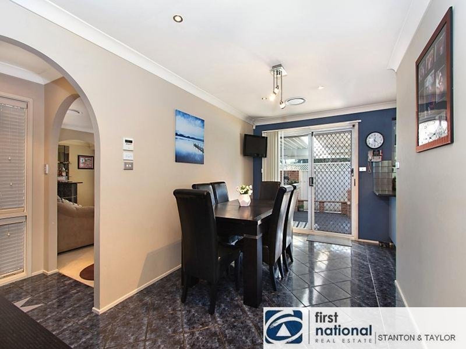 2 Dolphin Crescent, Claremont Meadows - Thumbnail 7