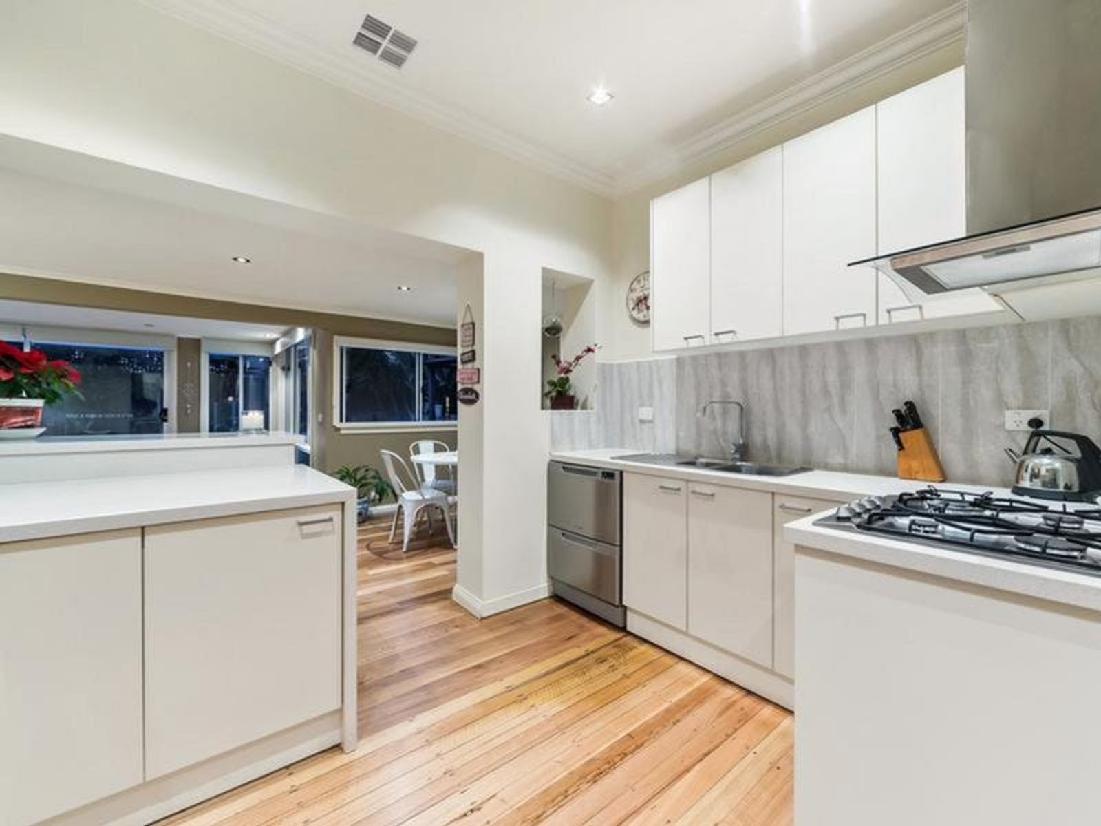 15 Alexander Avenue, Mornington, VIC 3931, Mornington - Thumbnail 7