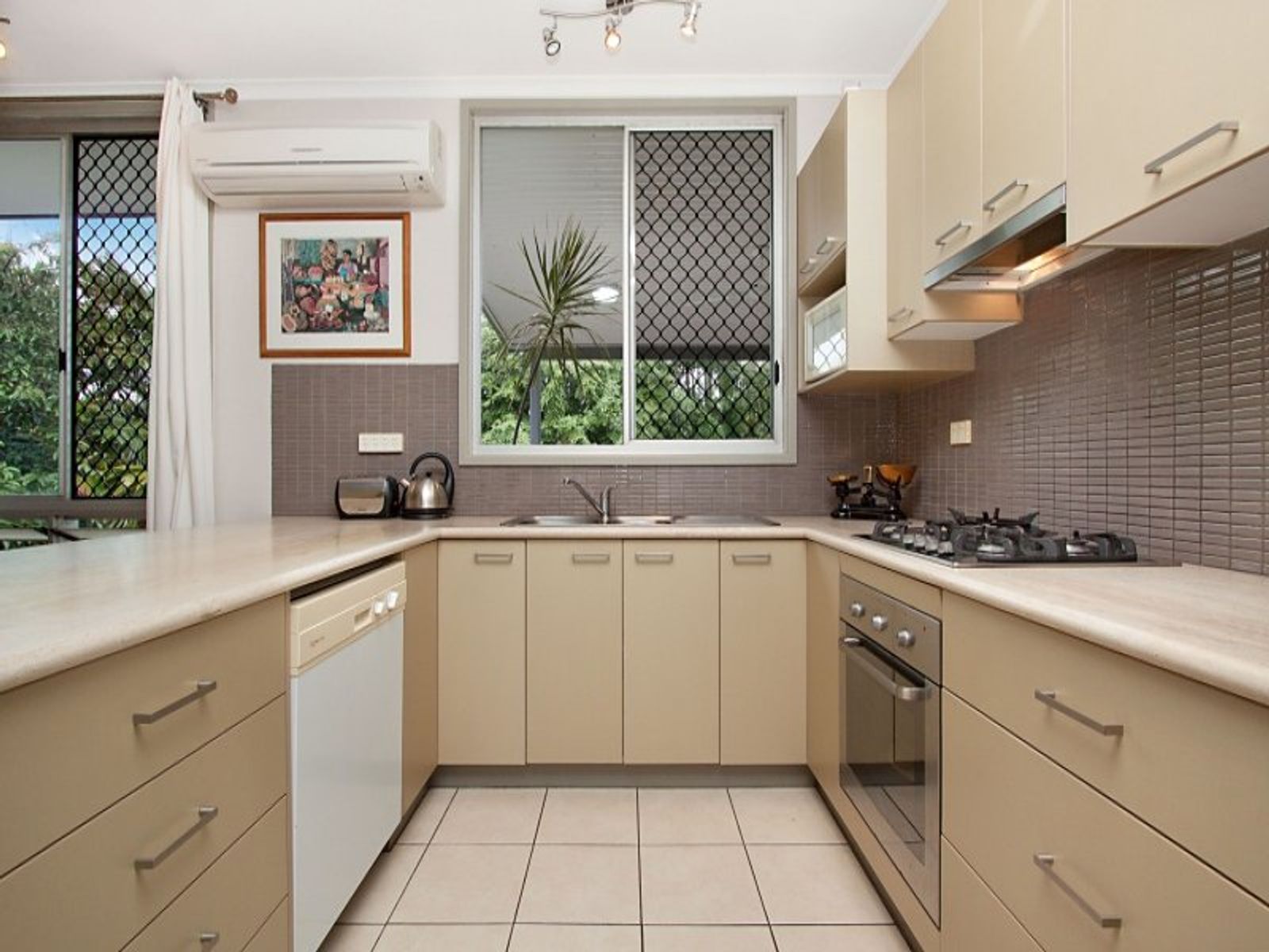 123 Leanyer Drive, Leanyer NT 0812, Leanyer - Thumbnail 2