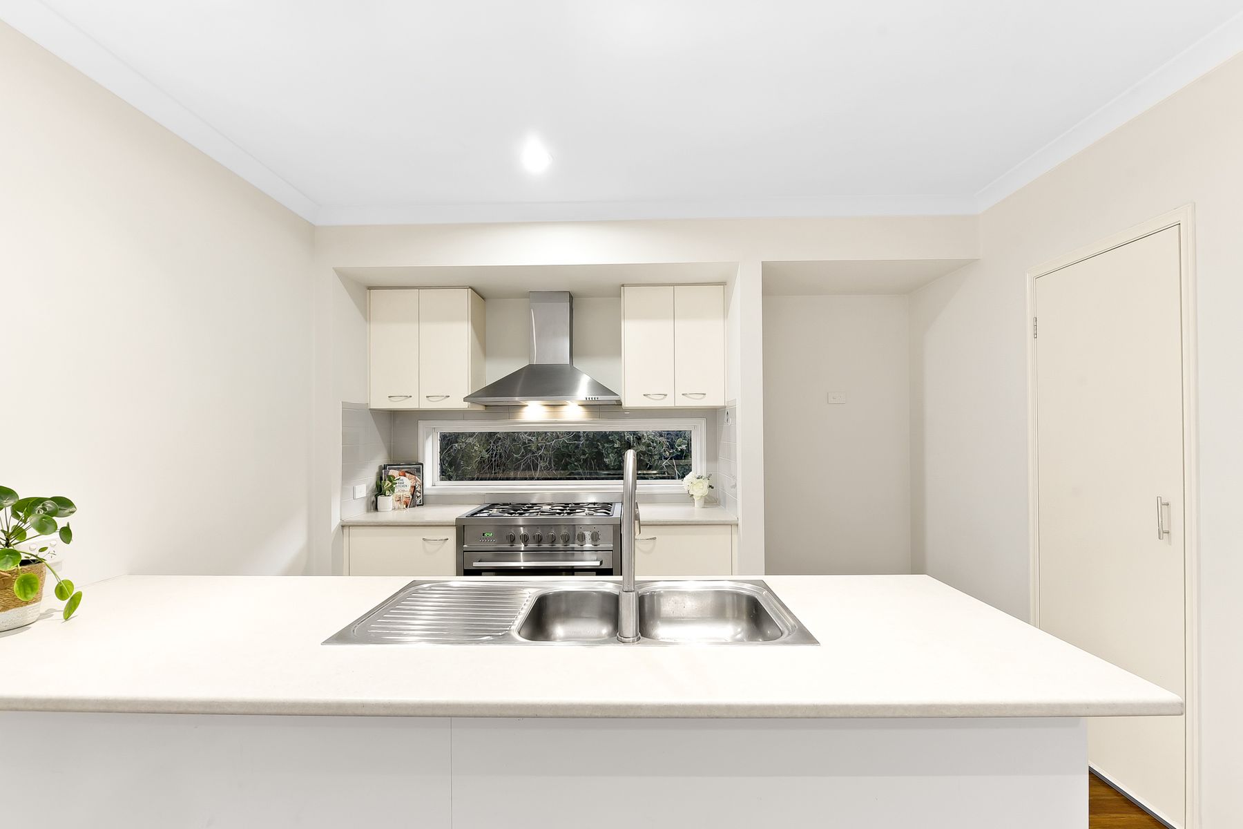 12 Alice Mary Road, Cranbourne West, VIC 3977, Cranbourne West - Thumbnail 7