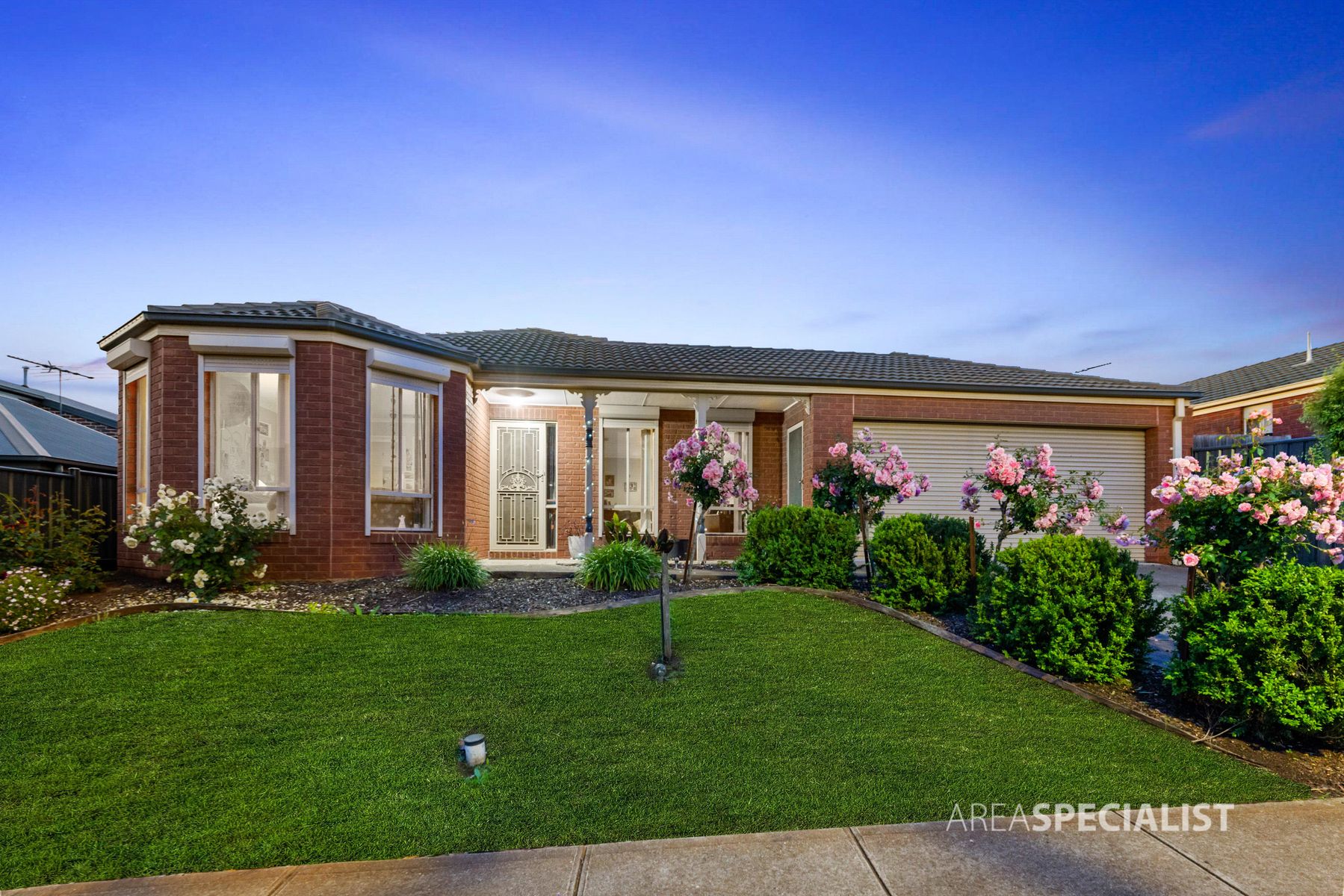 24 Broadwater Street, Manor Lakes VIC 3024, Manor Lakes - Thumbnail 2