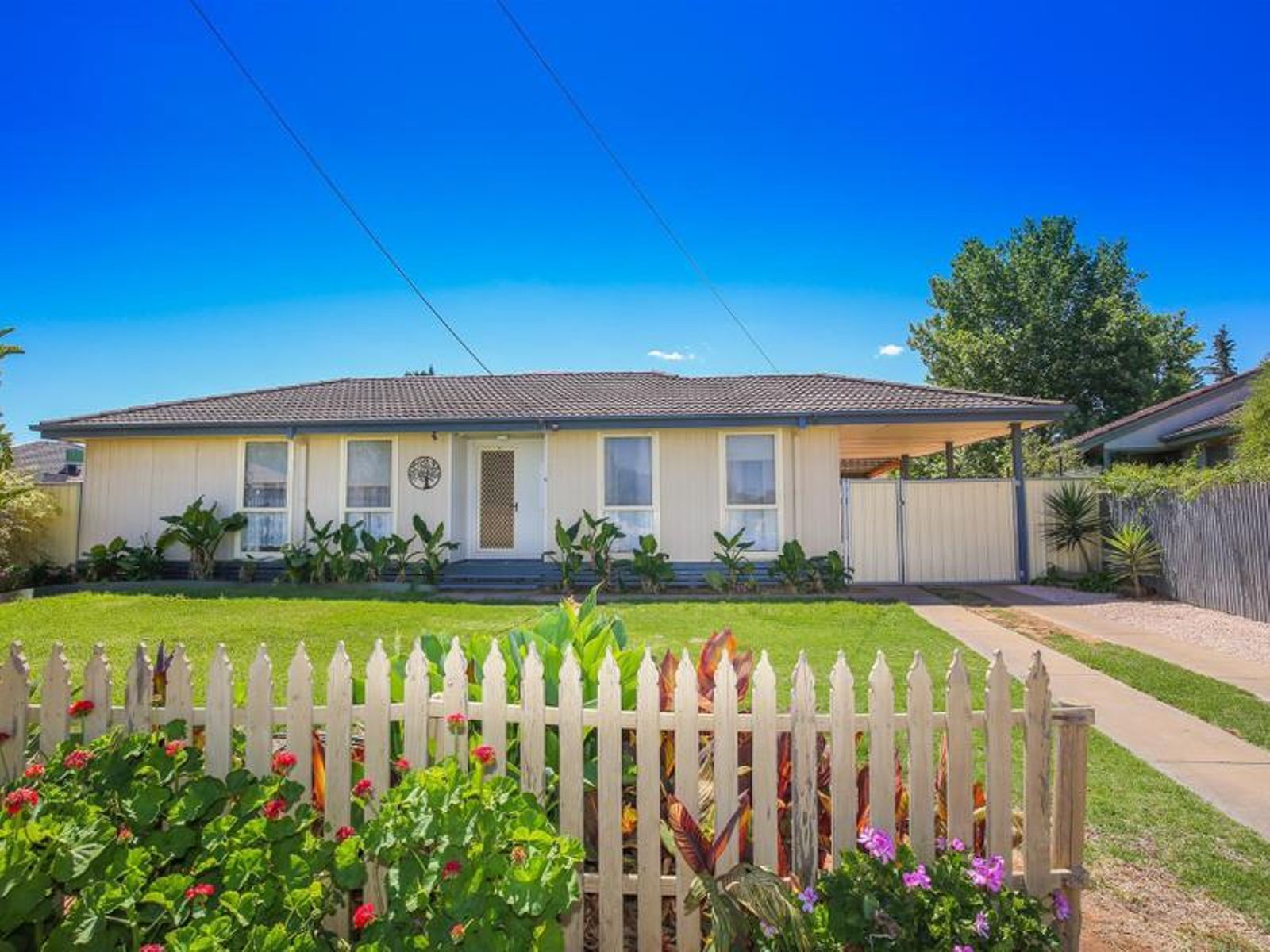 8 Ulmarra Place