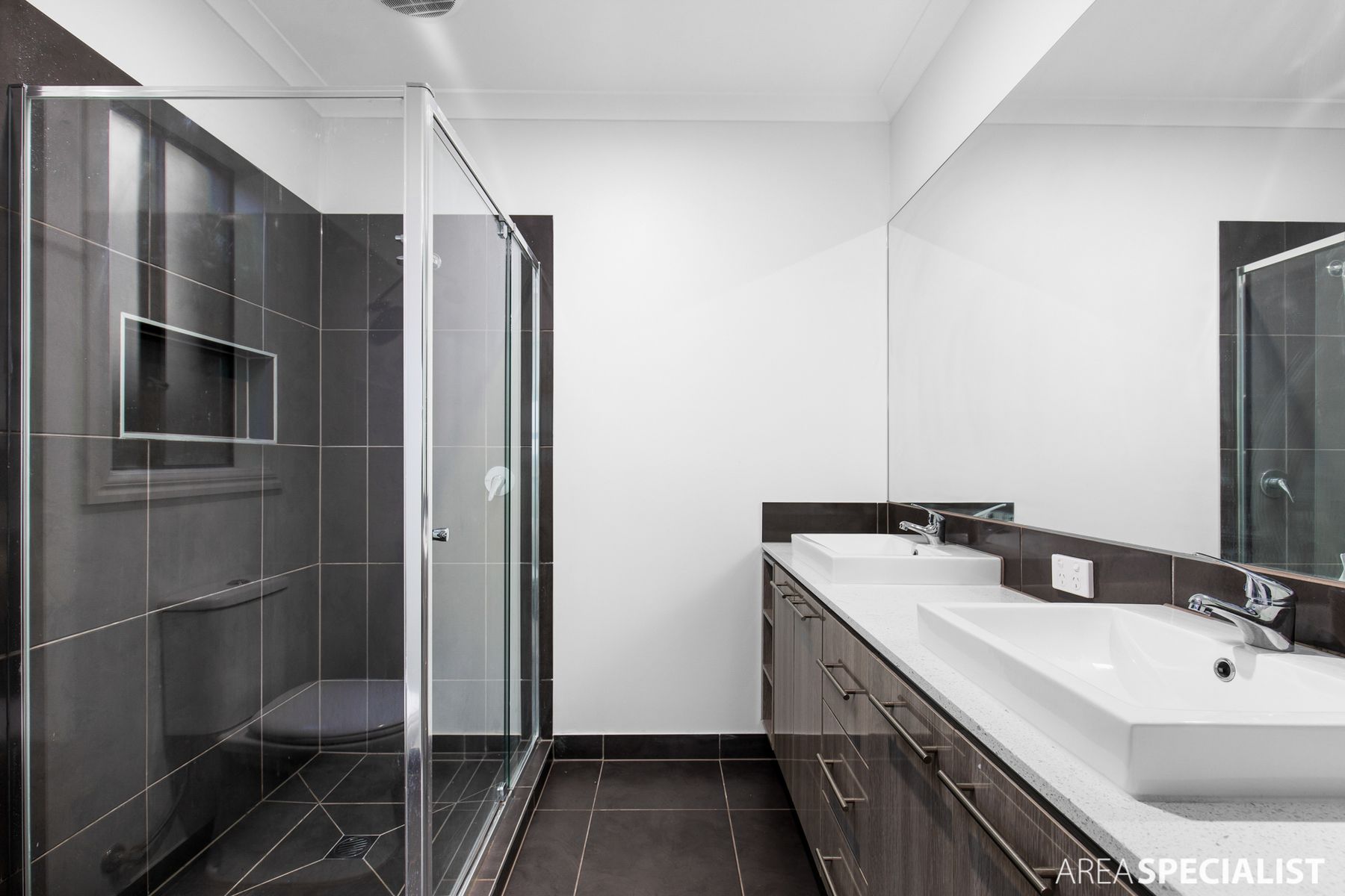 40 Tiverton Terrace, Werribee, VIC 3030, Werribee - Thumbnail 4