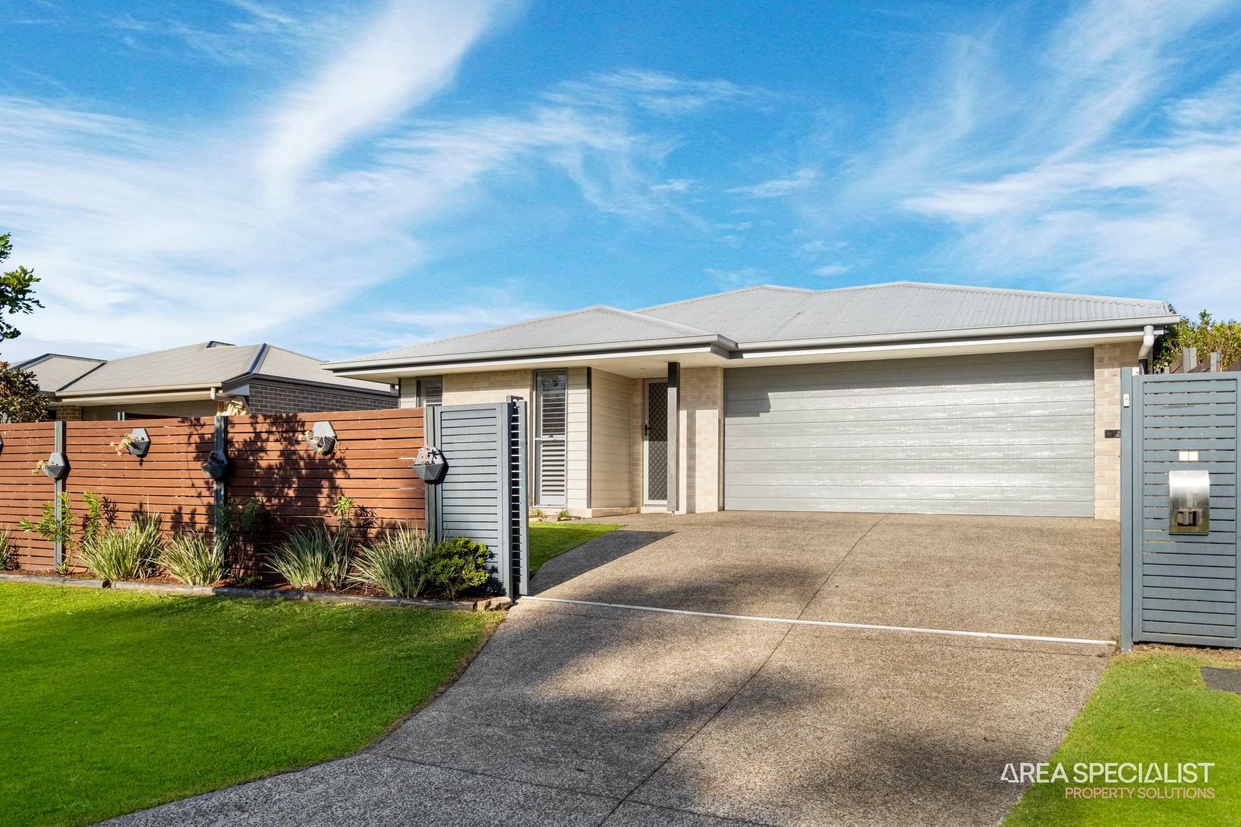 15 Seabright Circuit, Jacobs Well, QLD 4208
