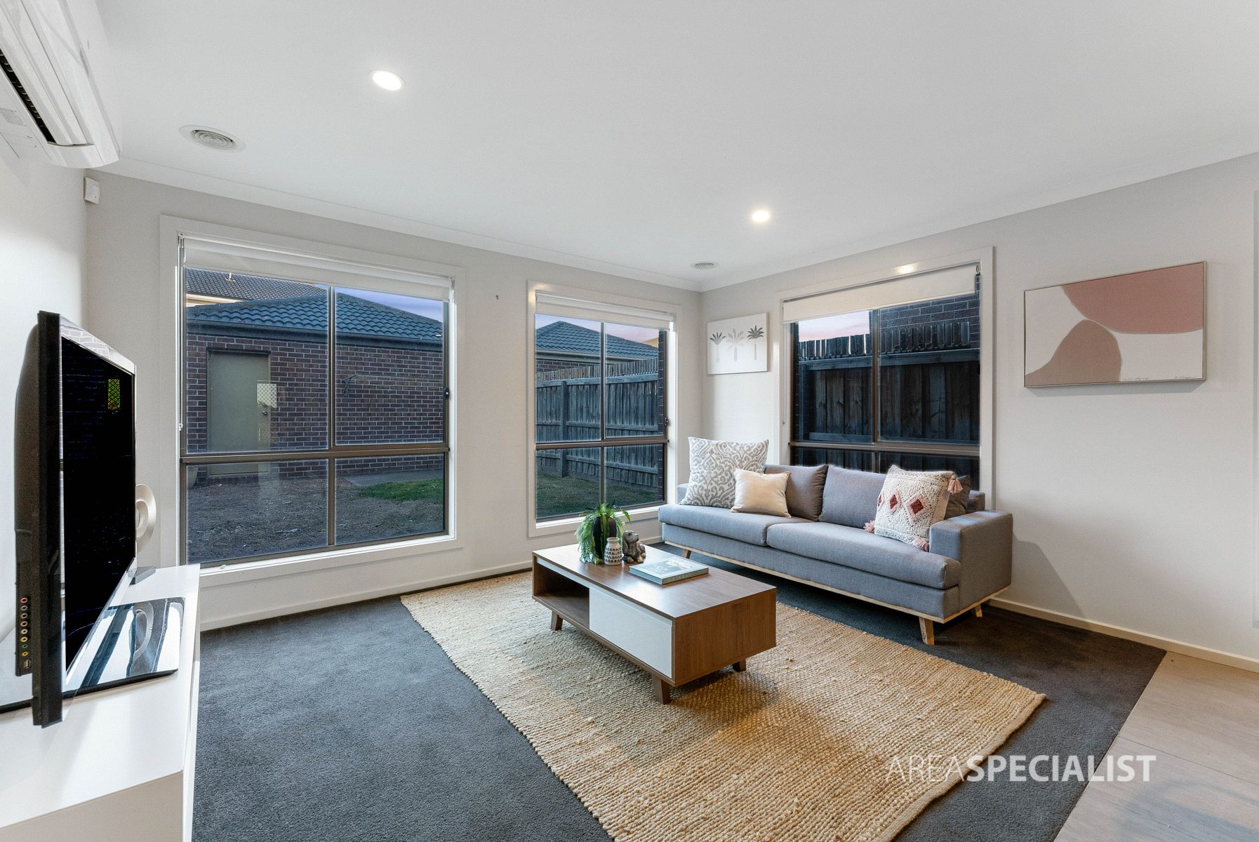 36 Featherbrook Drive, Point Cook, VIC 3030, Point Cook - Thumbnail 7