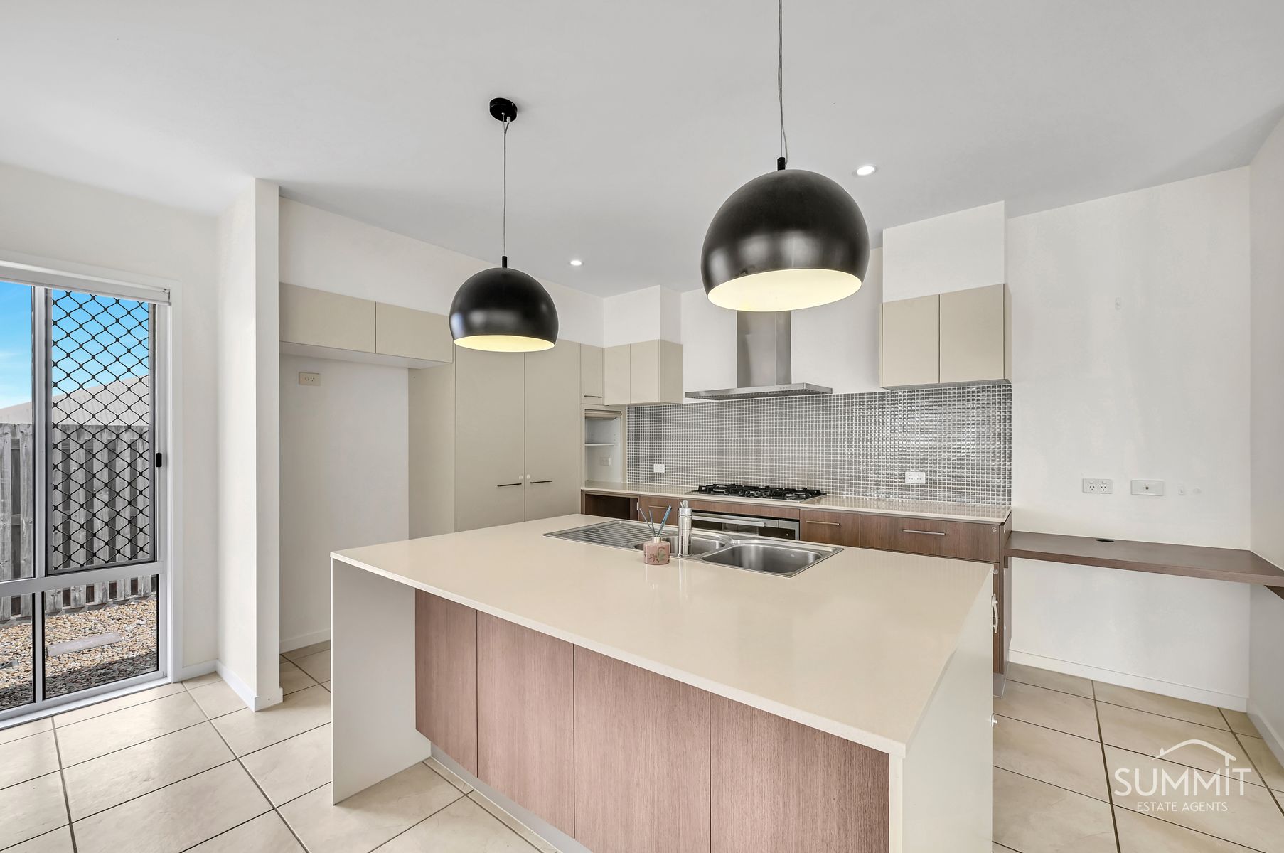 8 Cornforth Crescent, Kirkwood - Thumbnail 4