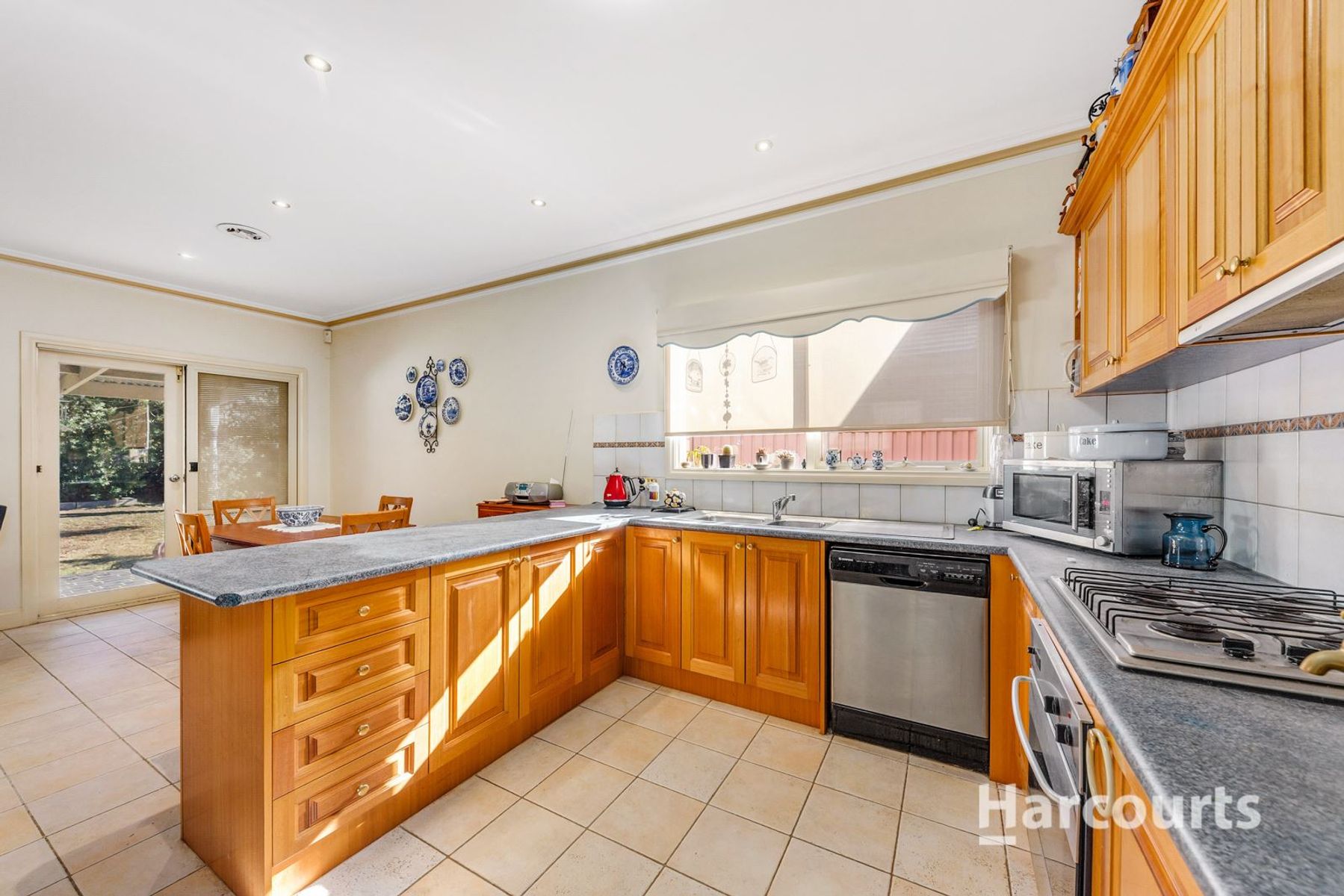 30 Windsor Gardens, Caroline Springs, VIC 3023, Caroline Springs - Thumbnail 3