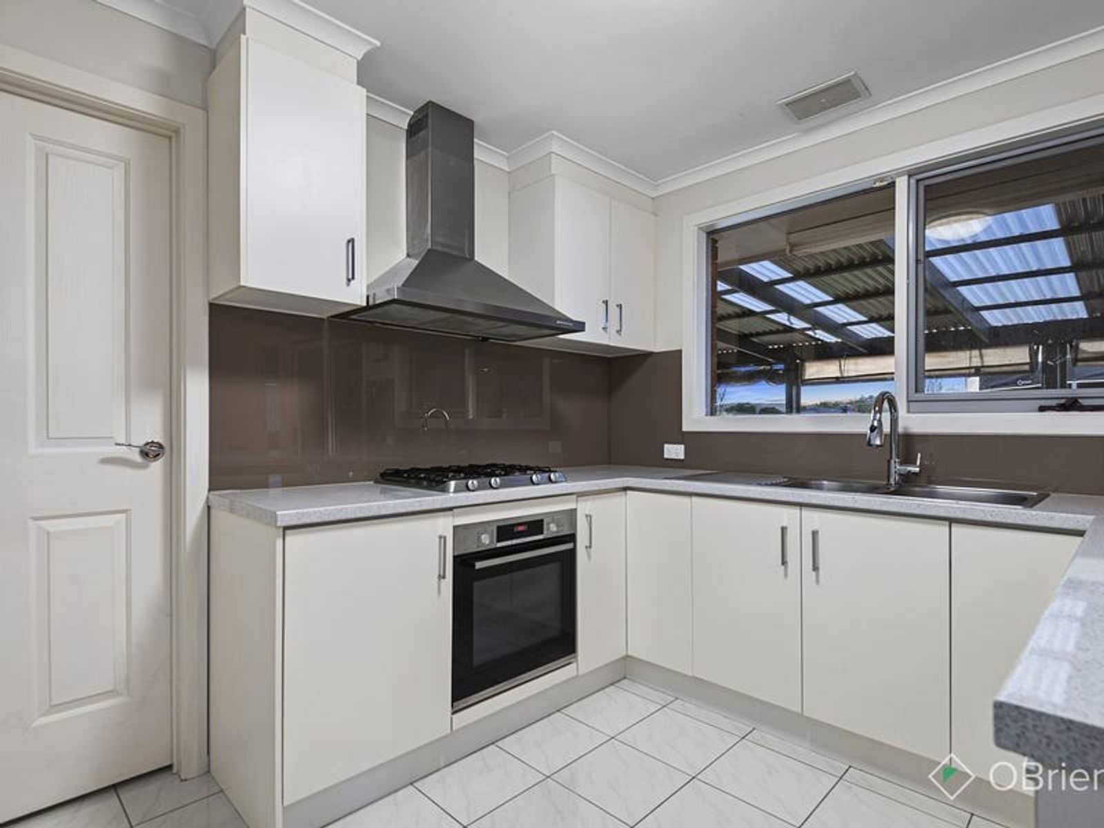 10 Newmill Close, Endeavour Hills, VIC 3802, Endeavour Hills - Thumbnail 3