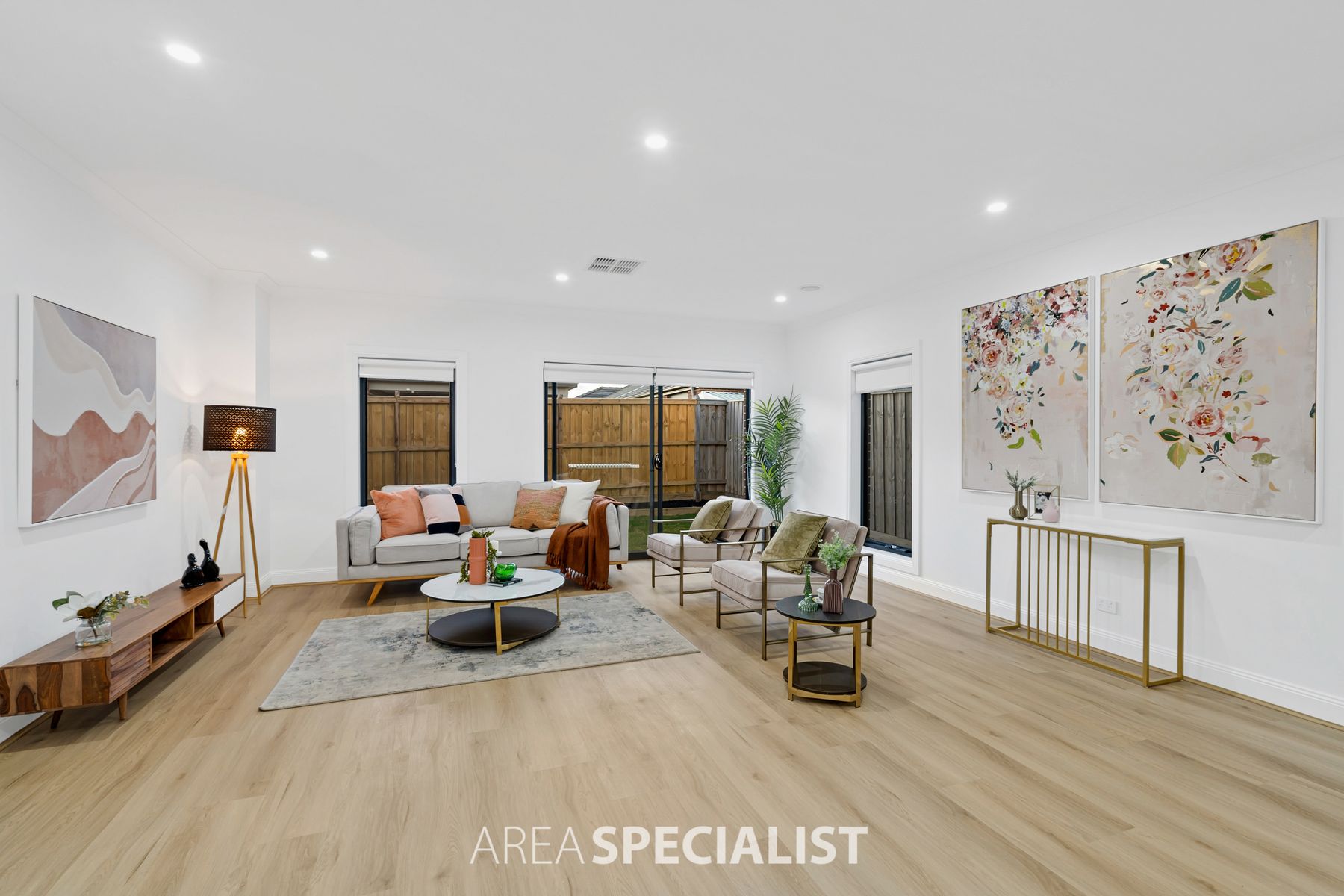32 Jaylie Street, Clyde North, VIC 3978, Clyde North - Thumbnail 3
