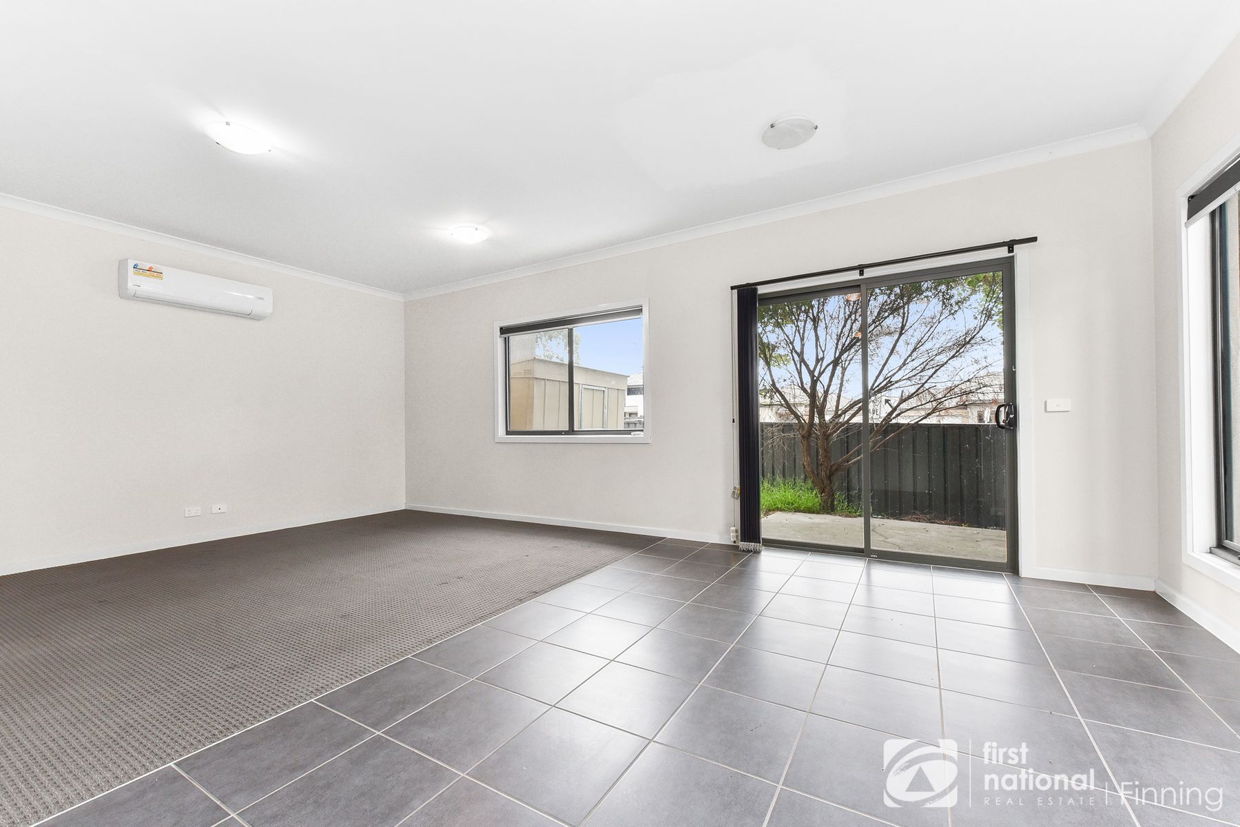 2 Parkhurst Drive, Cranbourne East VIC 3977, Cranbourne East - Thumbnail 3