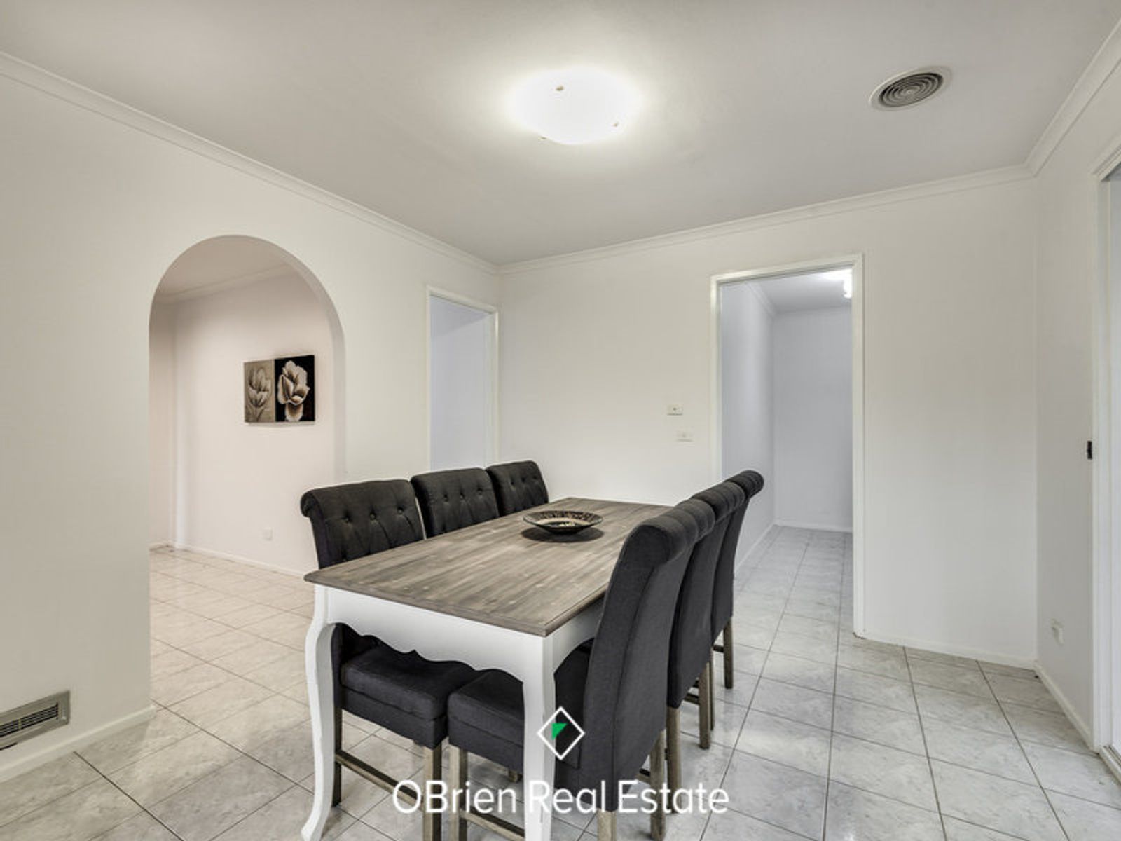 23 Girvan Circuit, Endeavour Hills, VIC 3802, Endeavour Hills - Thumbnail 3