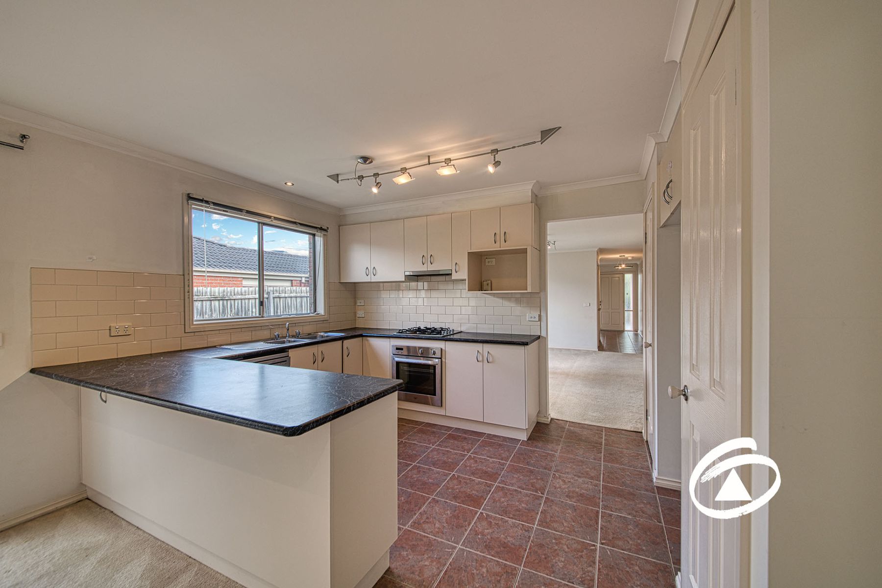 29 Rodlarni Crescent, Berwick VIC 3806, Berwick - Thumbnail 3