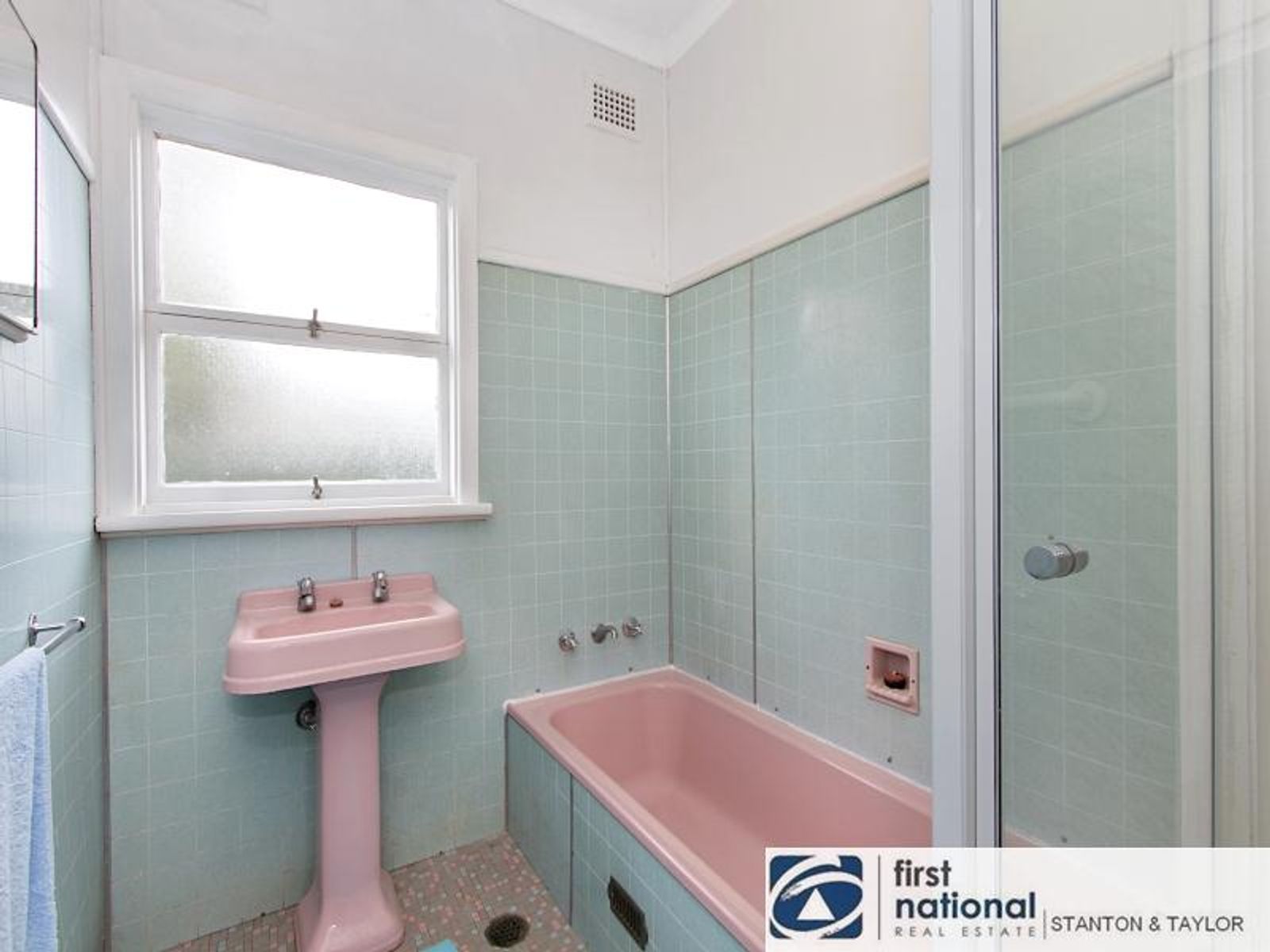 37 Elizabeth Crescent, Kingswood - Thumbnail 6