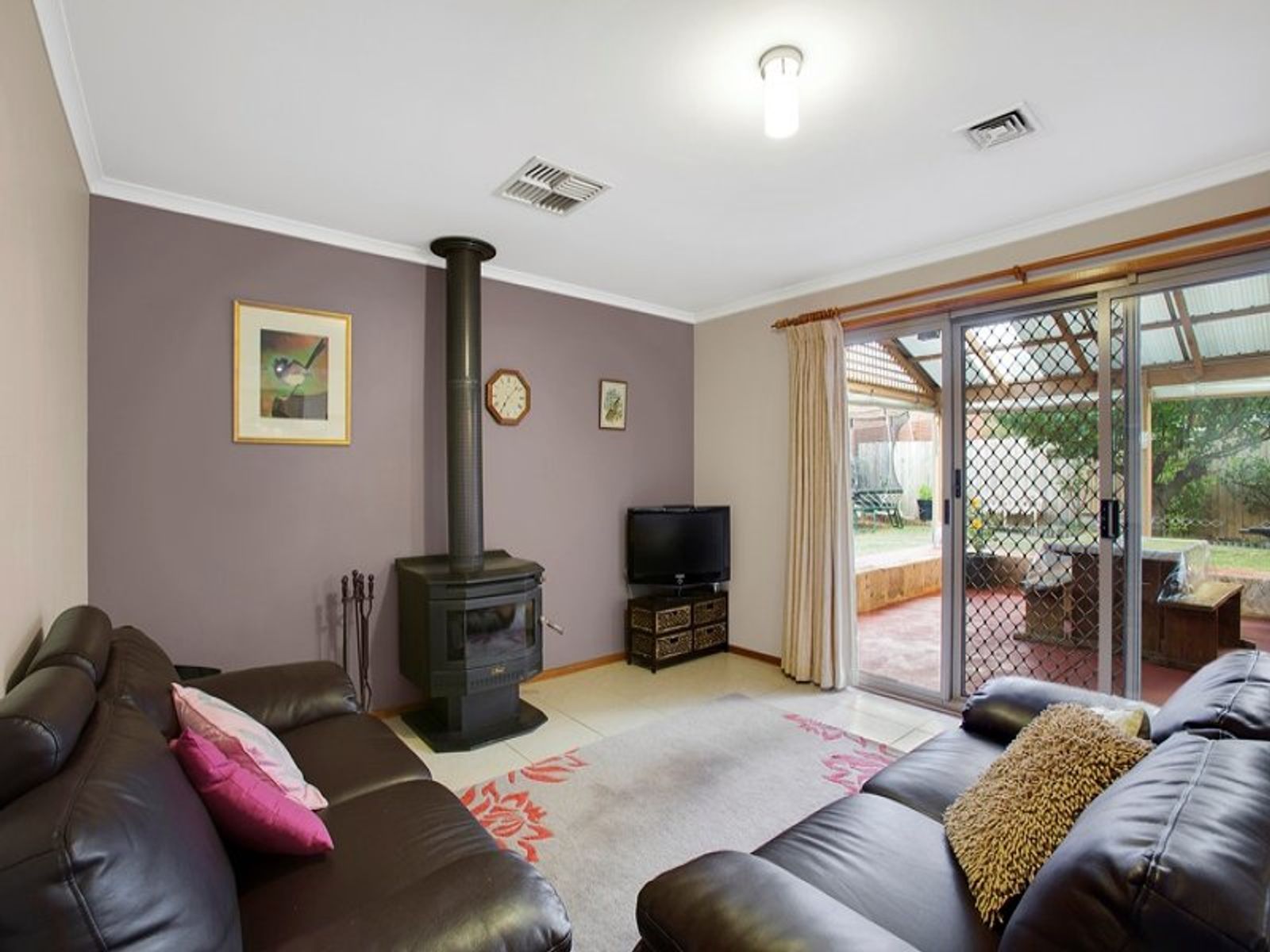 17 Kerr Crescent, Aspendale Gardens, VIC 3195, Aspendale Gardens - Thumbnail 3