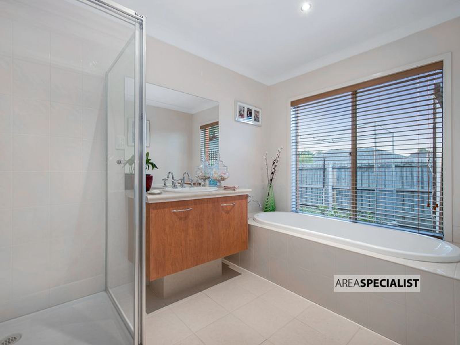 2 Hasluck Crescent, Lynbrook, VIC 3975, Lynbrook - Thumbnail 3