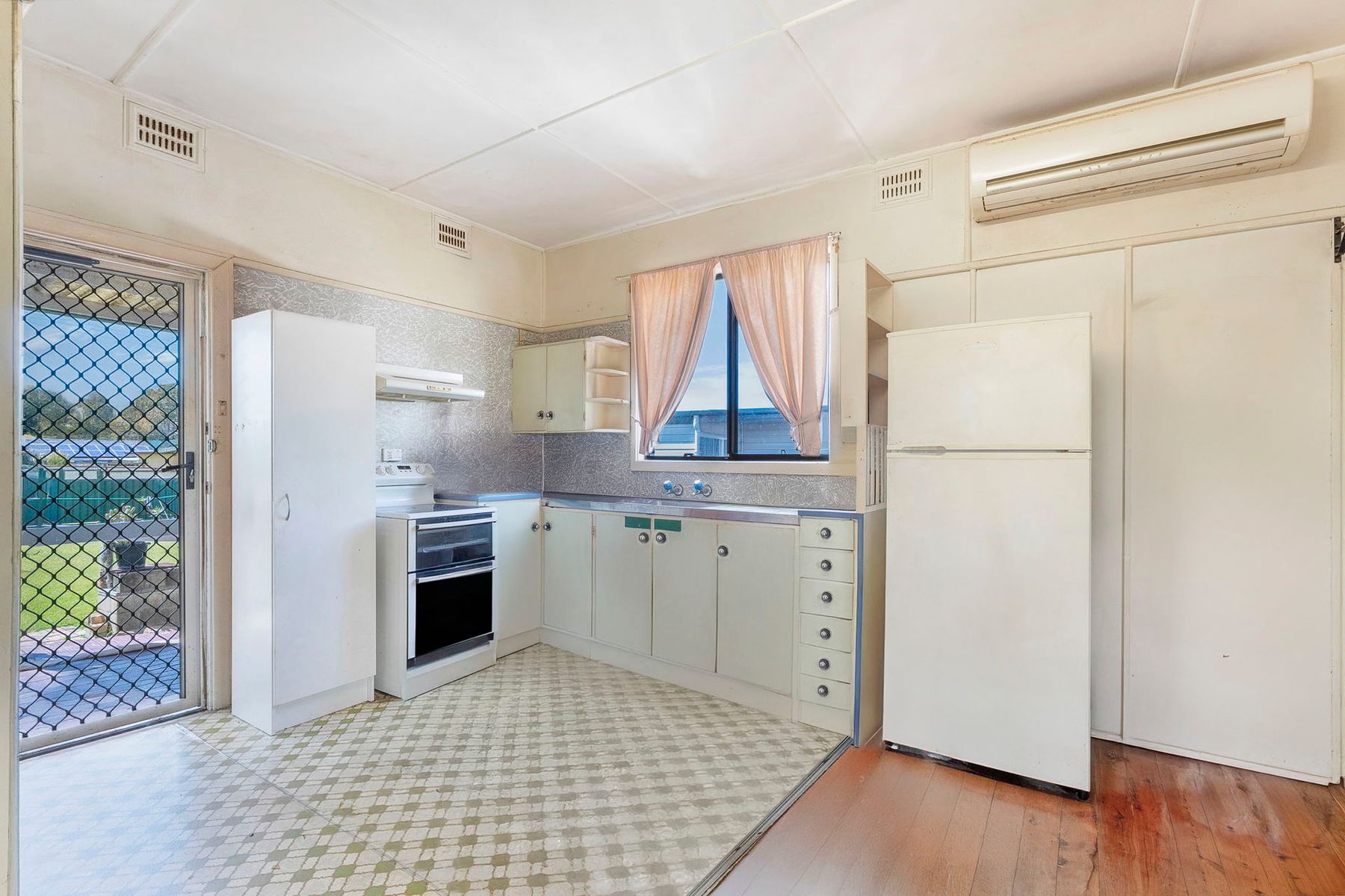 37 Glenavon Street, Toukley NSW 2263, Toukley - Thumbnail 5
