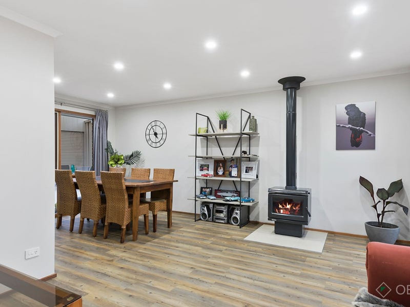 2 Torquay Court, Endeavour Hills, VIC 3802, Endeavour Hills - Thumbnail 2