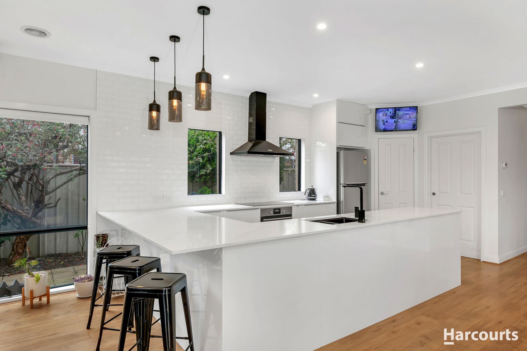 8 Claretown Avenue, Caroline Springs, VIC 3023, Caroline Springs - Thumbnail 5