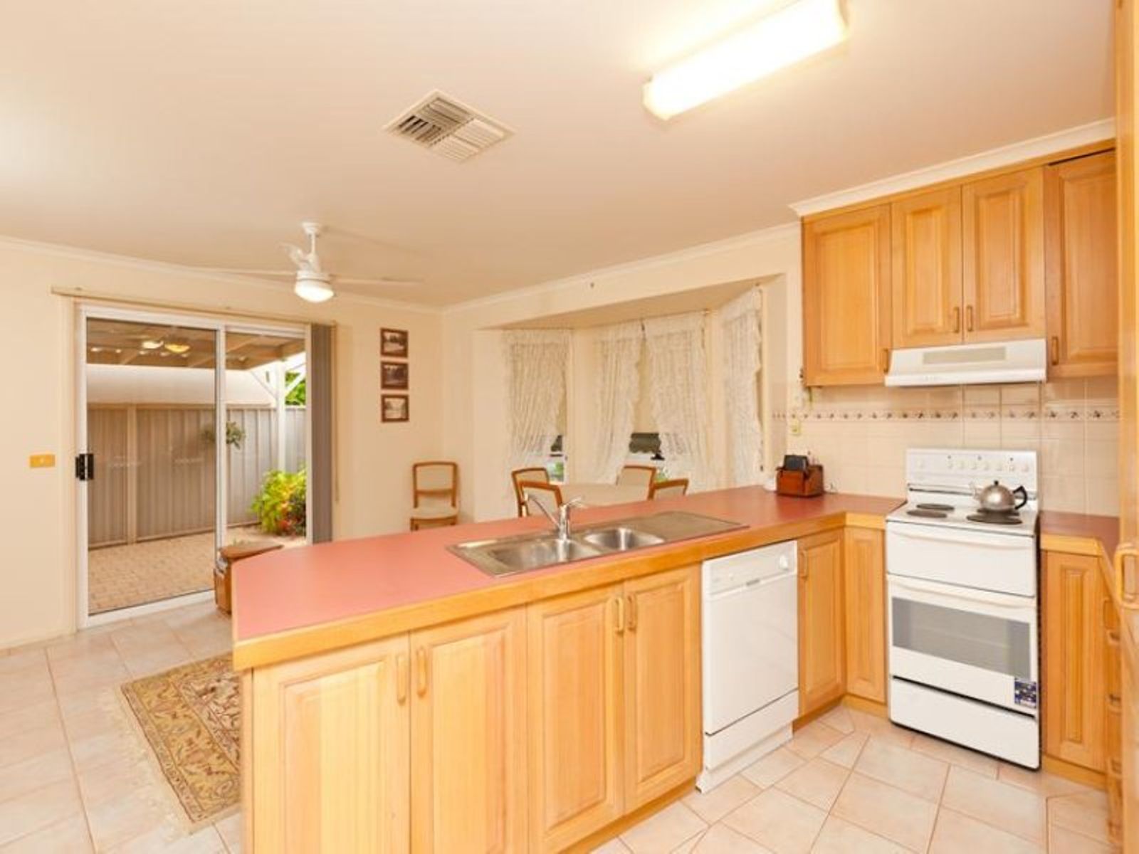 1/299 Cureton Avenue, Mildura - Thumbnail 2