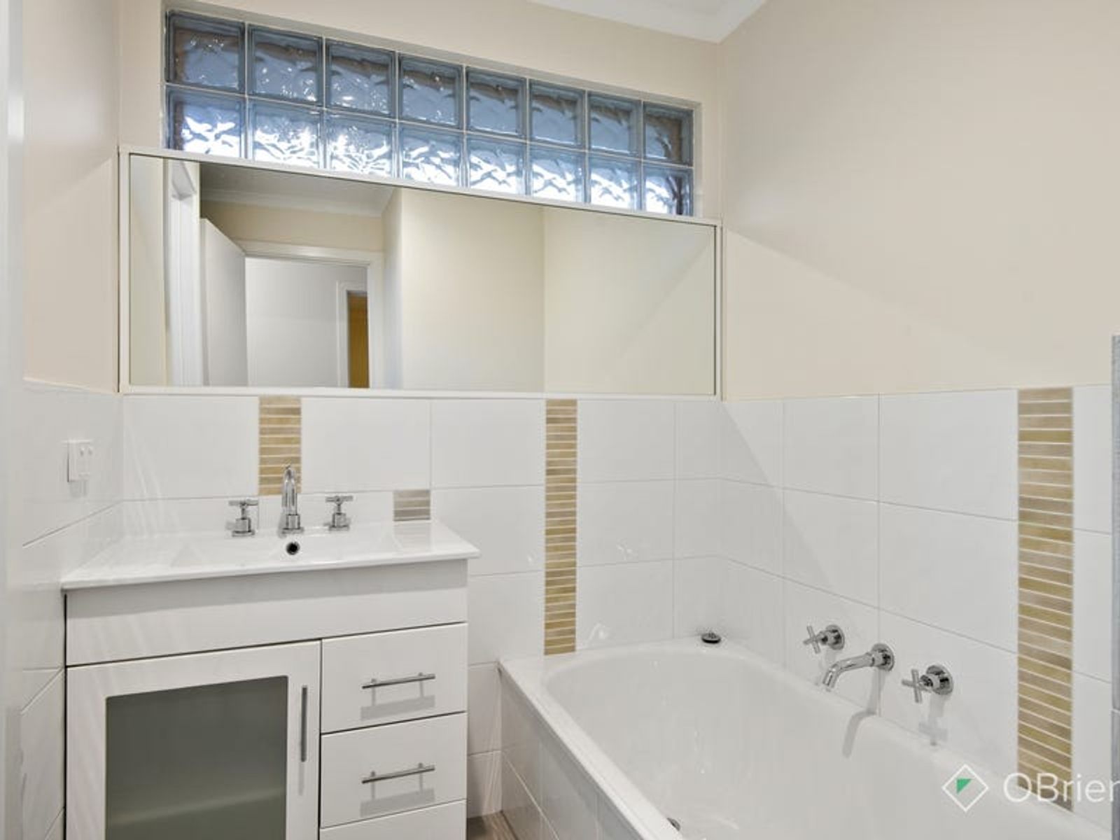 11 Sydney Parkinson Avenue, Endeavour Hills, VIC 3802, Endeavour Hills - Thumbnail 6